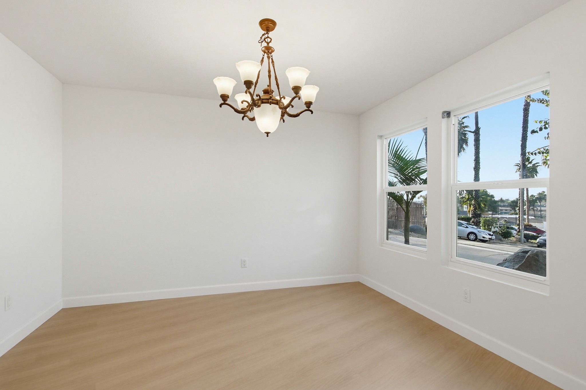 Virtual tour photo 23 of 94 for 925 E Chase Ave