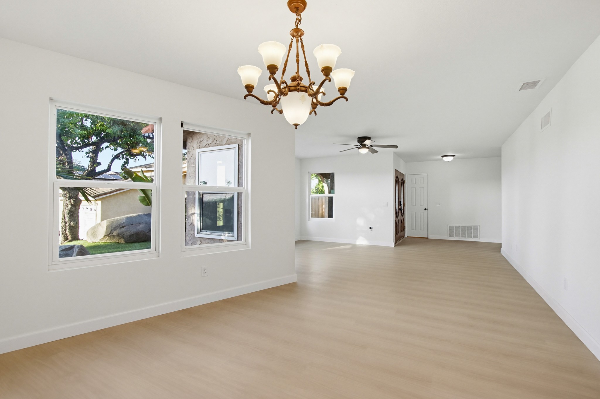 Virtual tour photo 24 of 94 for 925 E Chase Ave