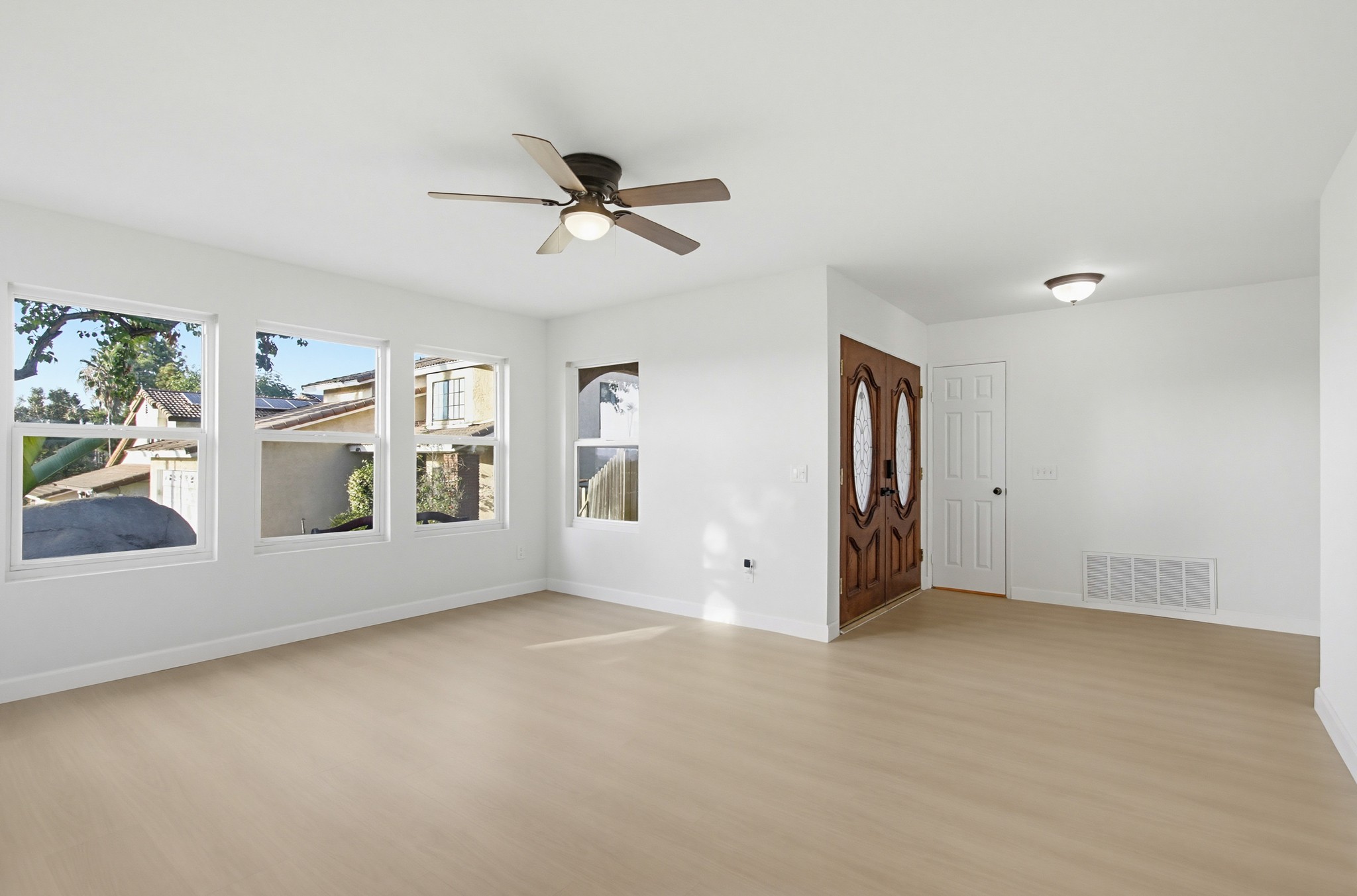 Virtual tour photo 25 of 94 for 925 E Chase Ave