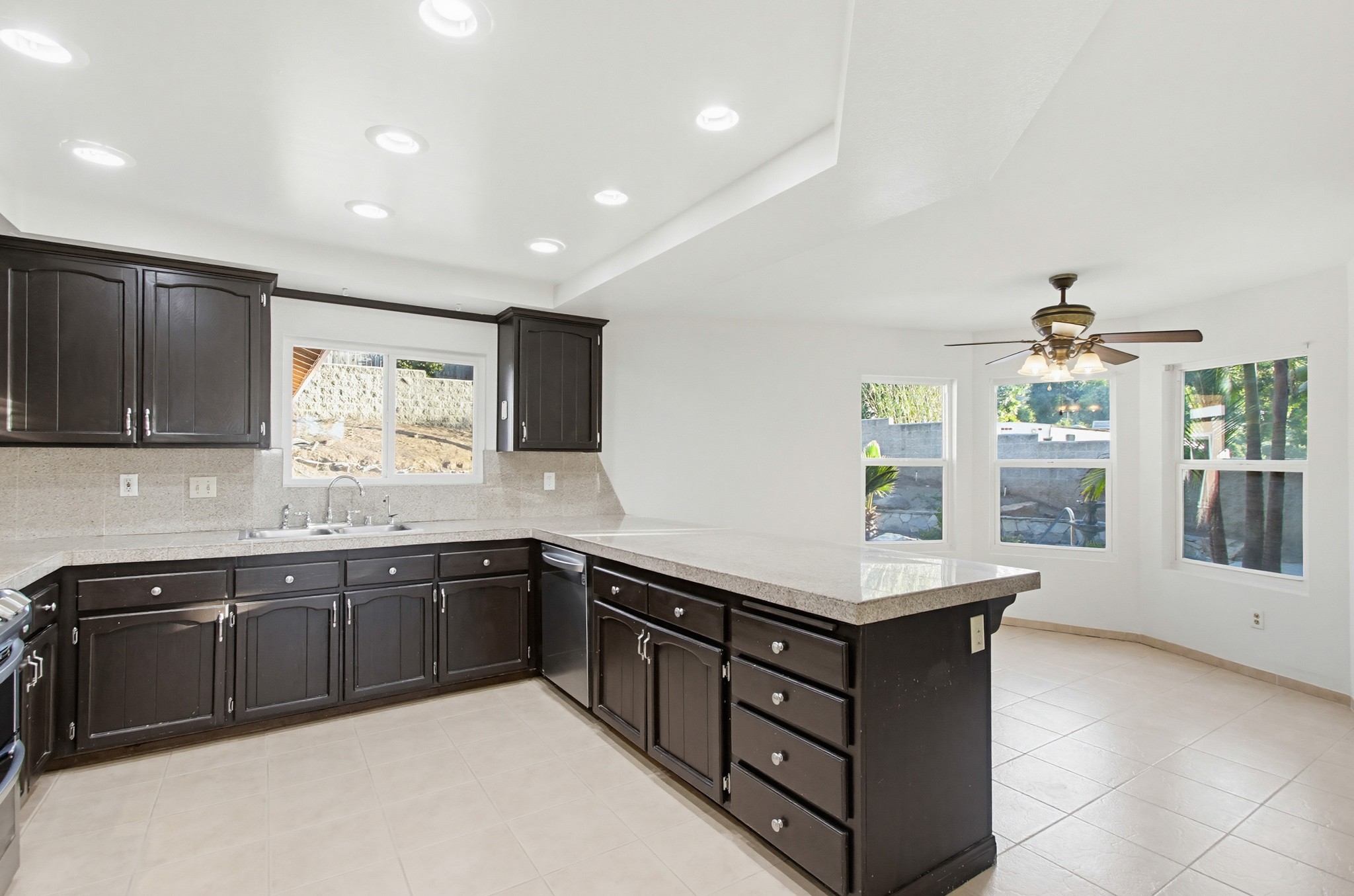 Virtual tour photo 28 of 94 for 925 E Chase Ave