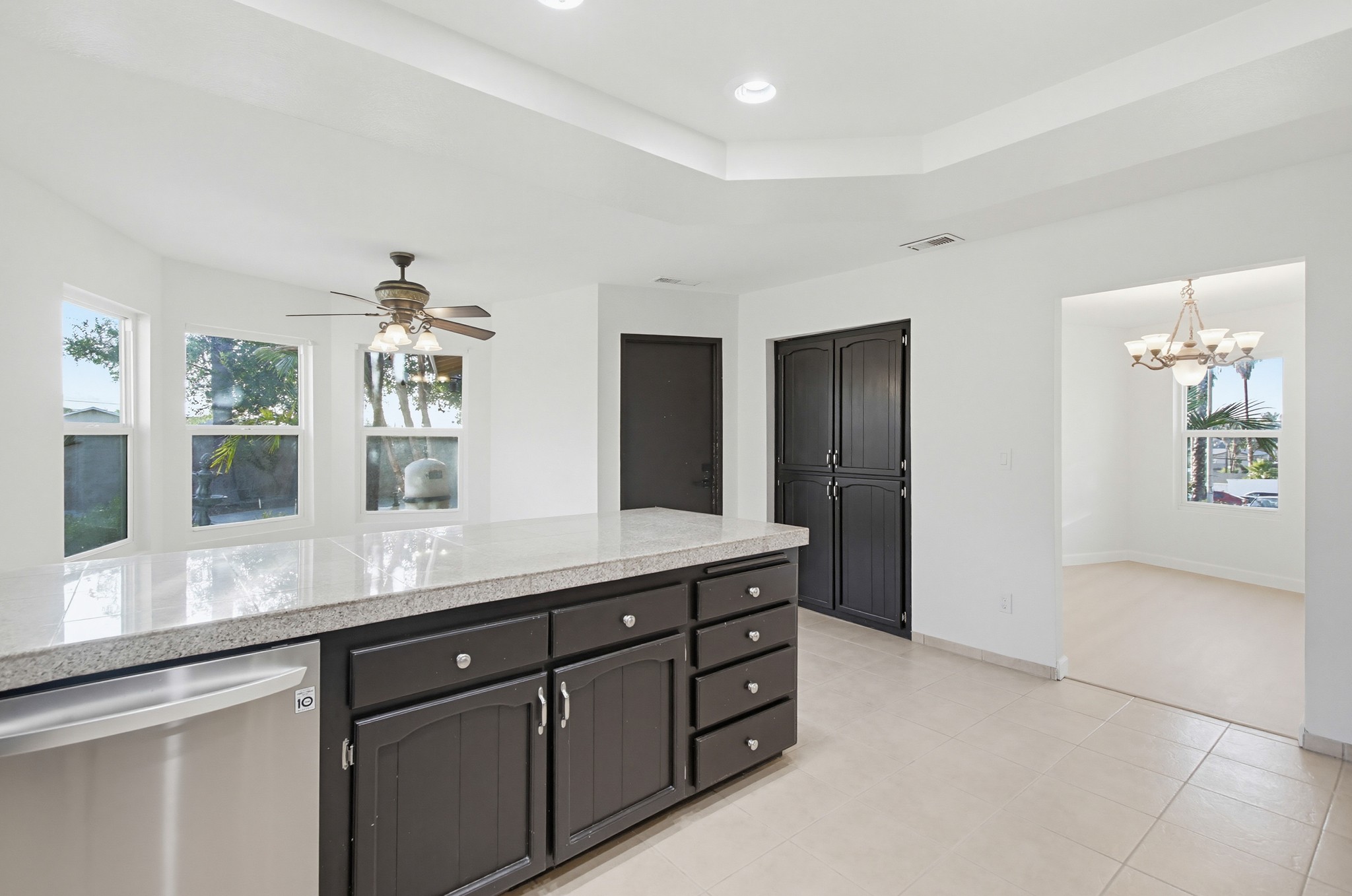 Virtual tour photo 29 of 94 for 925 E Chase Ave