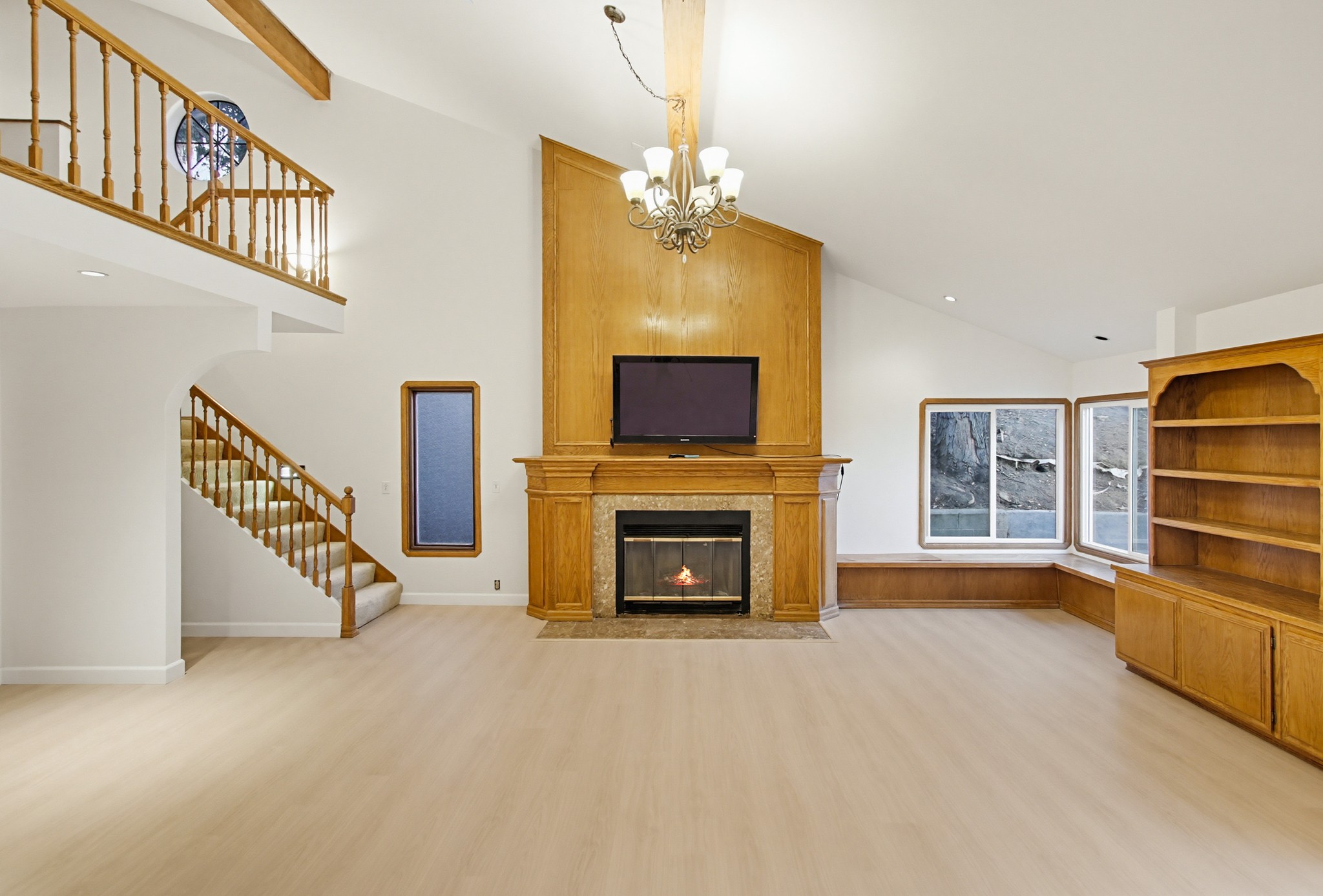 Virtual tour photo 36 of 94 for 925 E Chase Ave