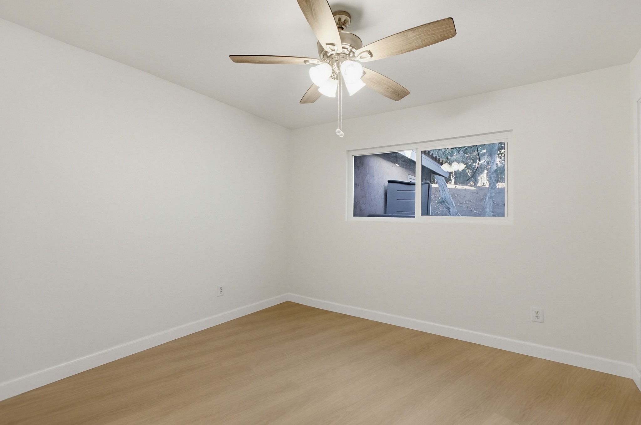 Virtual tour photo 49 of 94 for 925 E Chase Ave