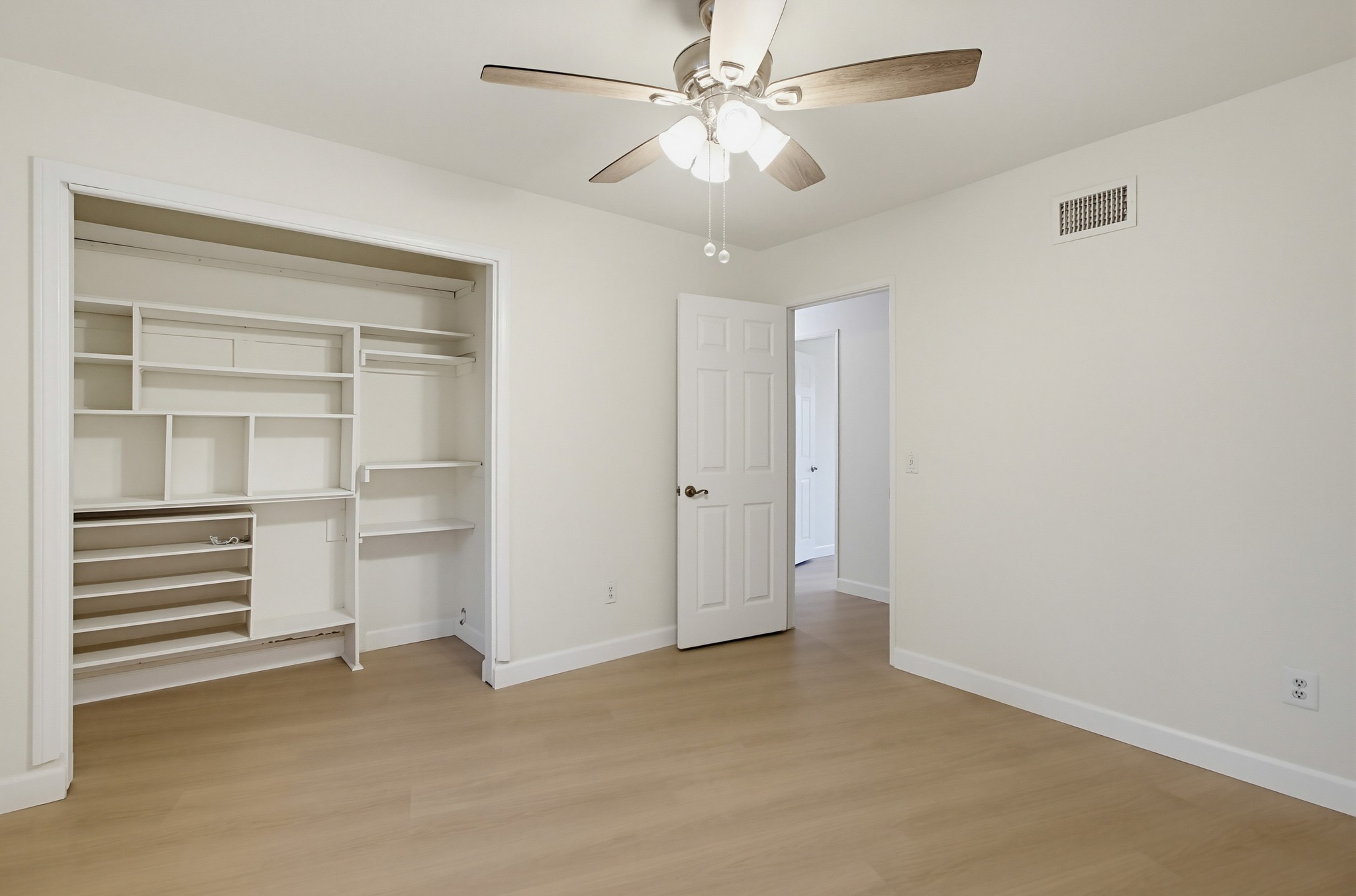 Virtual tour photo 50 of 94 for 925 E Chase Ave