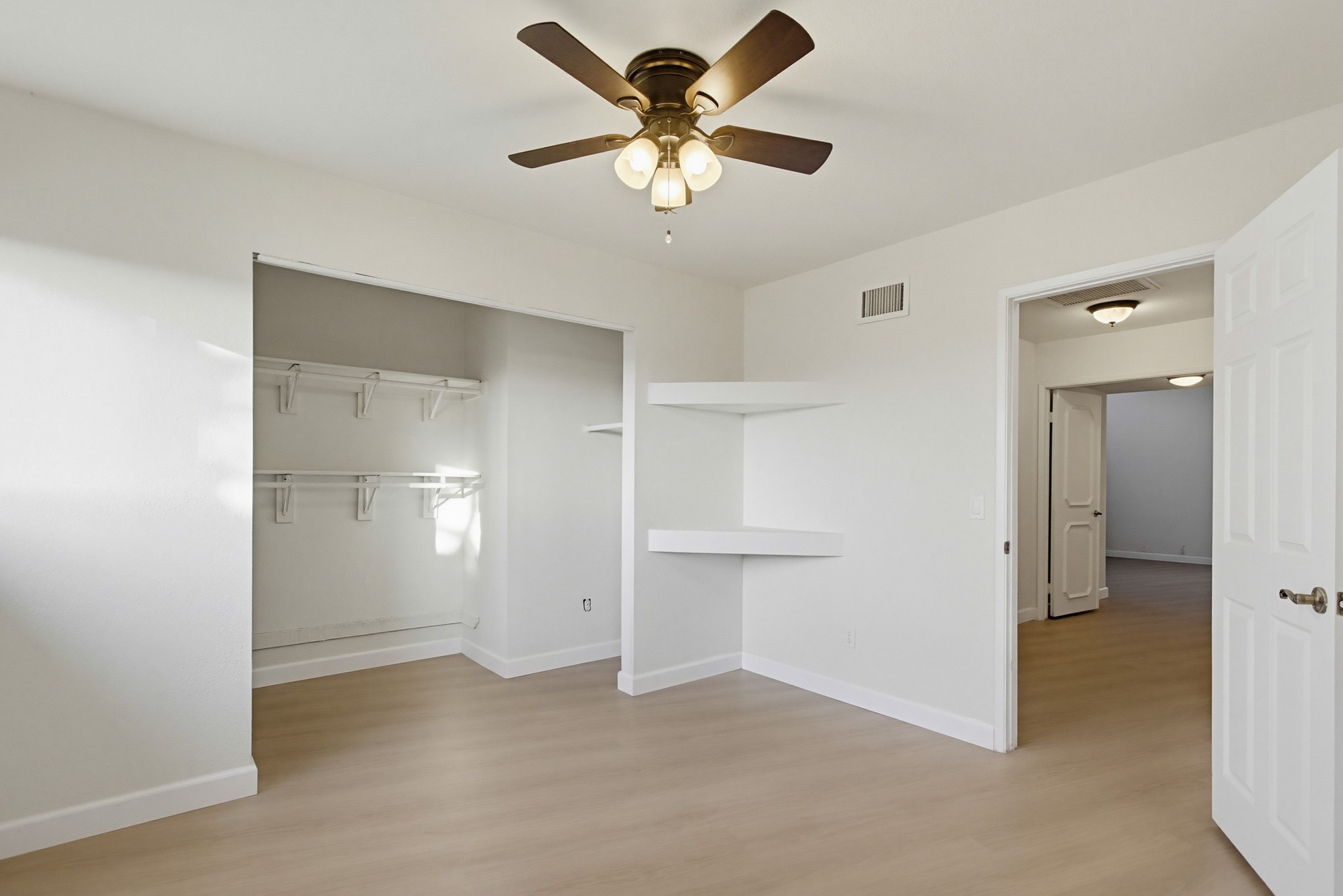 Virtual tour photo 53 of 94 for 925 E Chase Ave