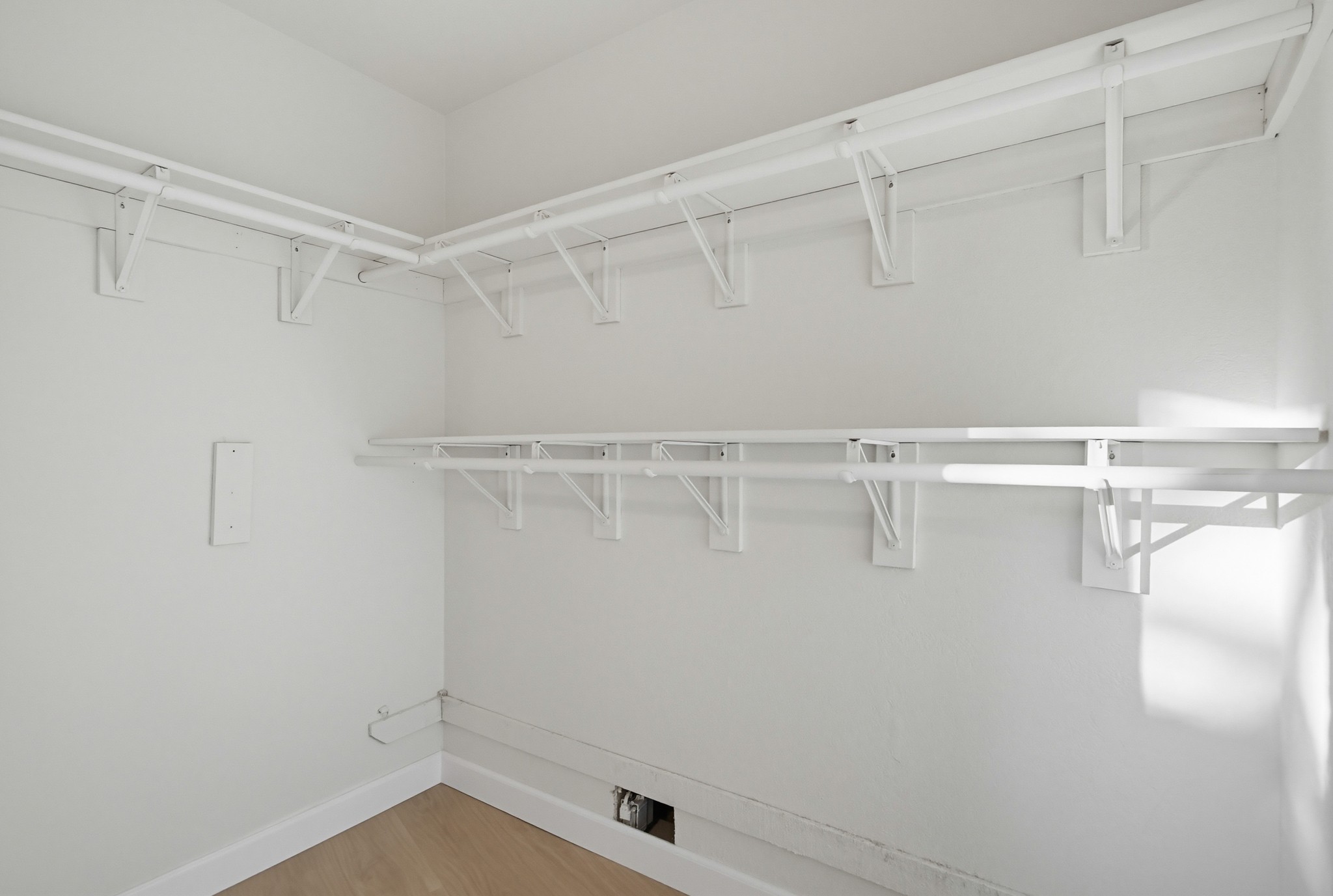 Virtual tour photo 56 of 94 for 925 E Chase Ave