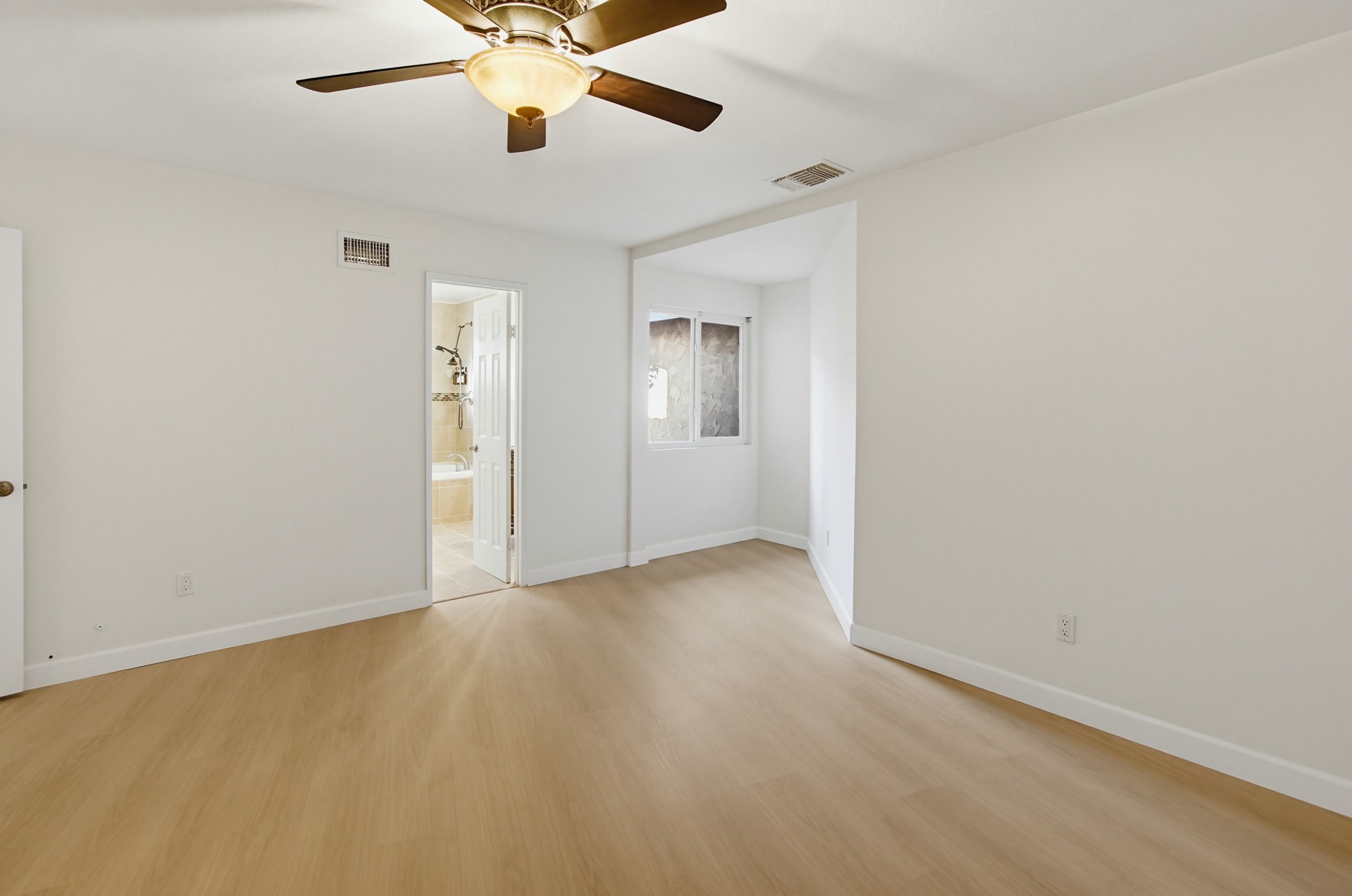 Virtual tour photo 58 of 94 for 925 E Chase Ave