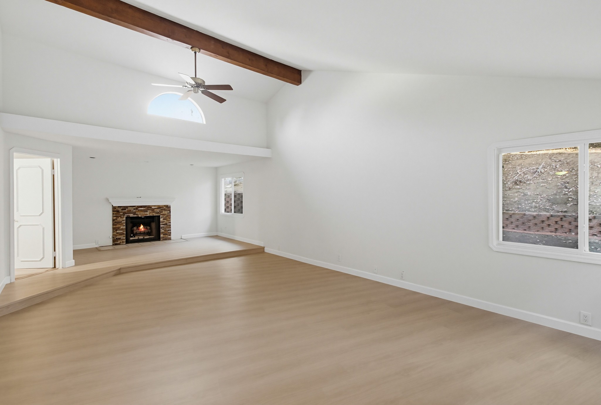 Virtual tour photo 62 of 94 for 925 E Chase Ave