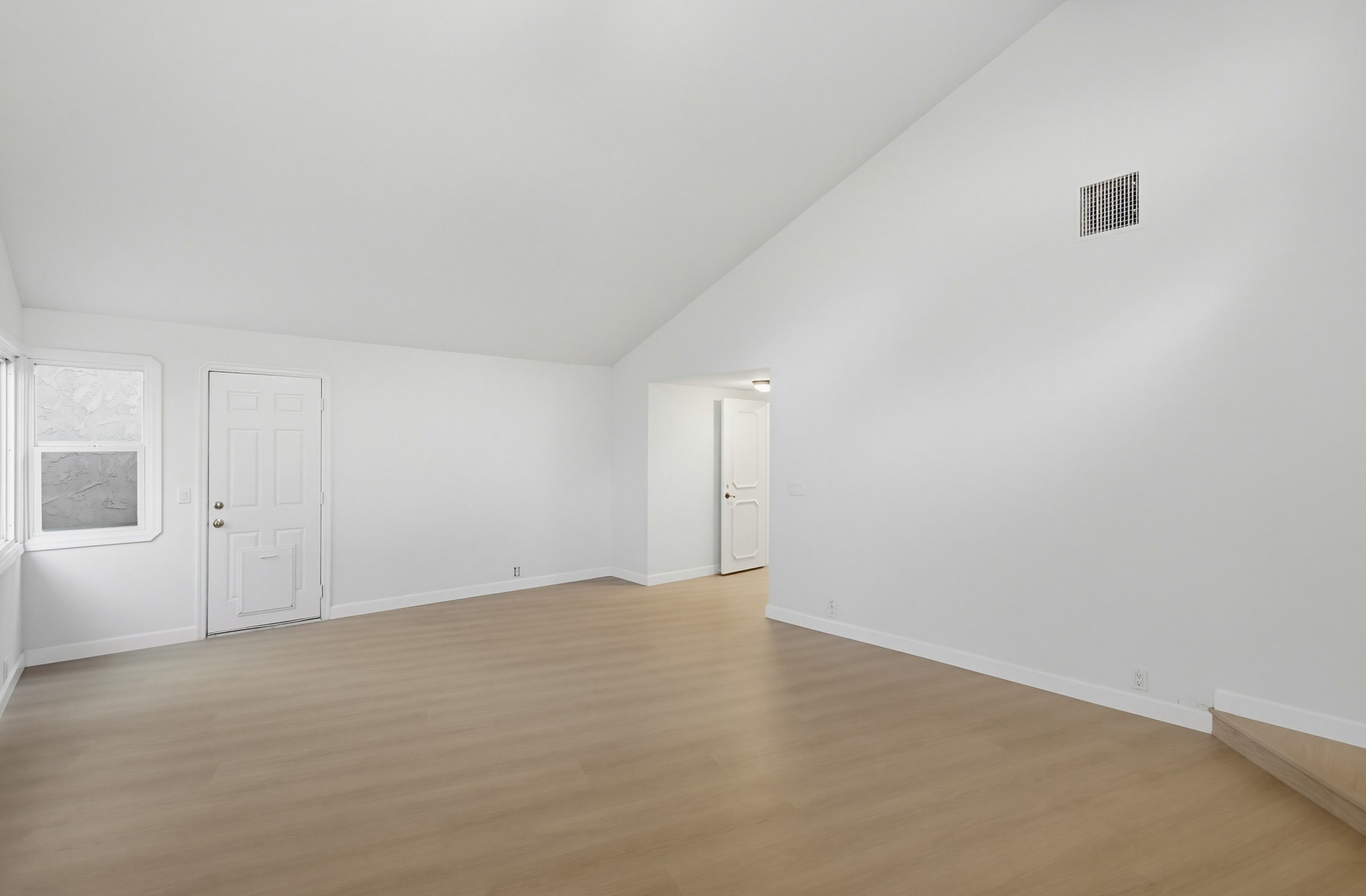 Virtual tour photo 66 of 94 for 925 E Chase Ave