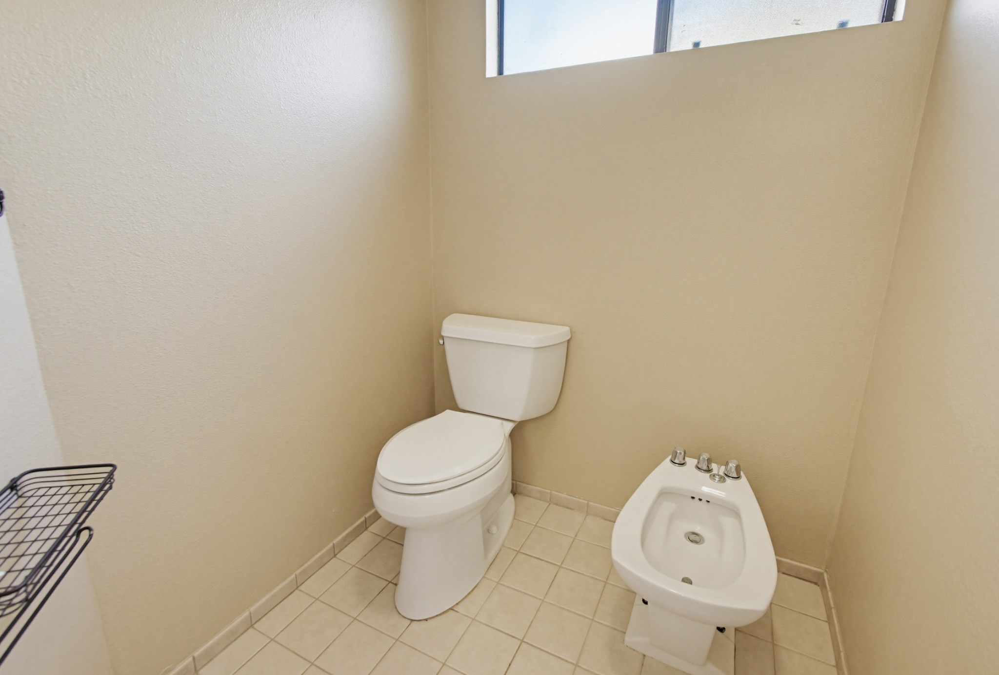 Virtual tour photo 71 of 94 for 925 E Chase Ave