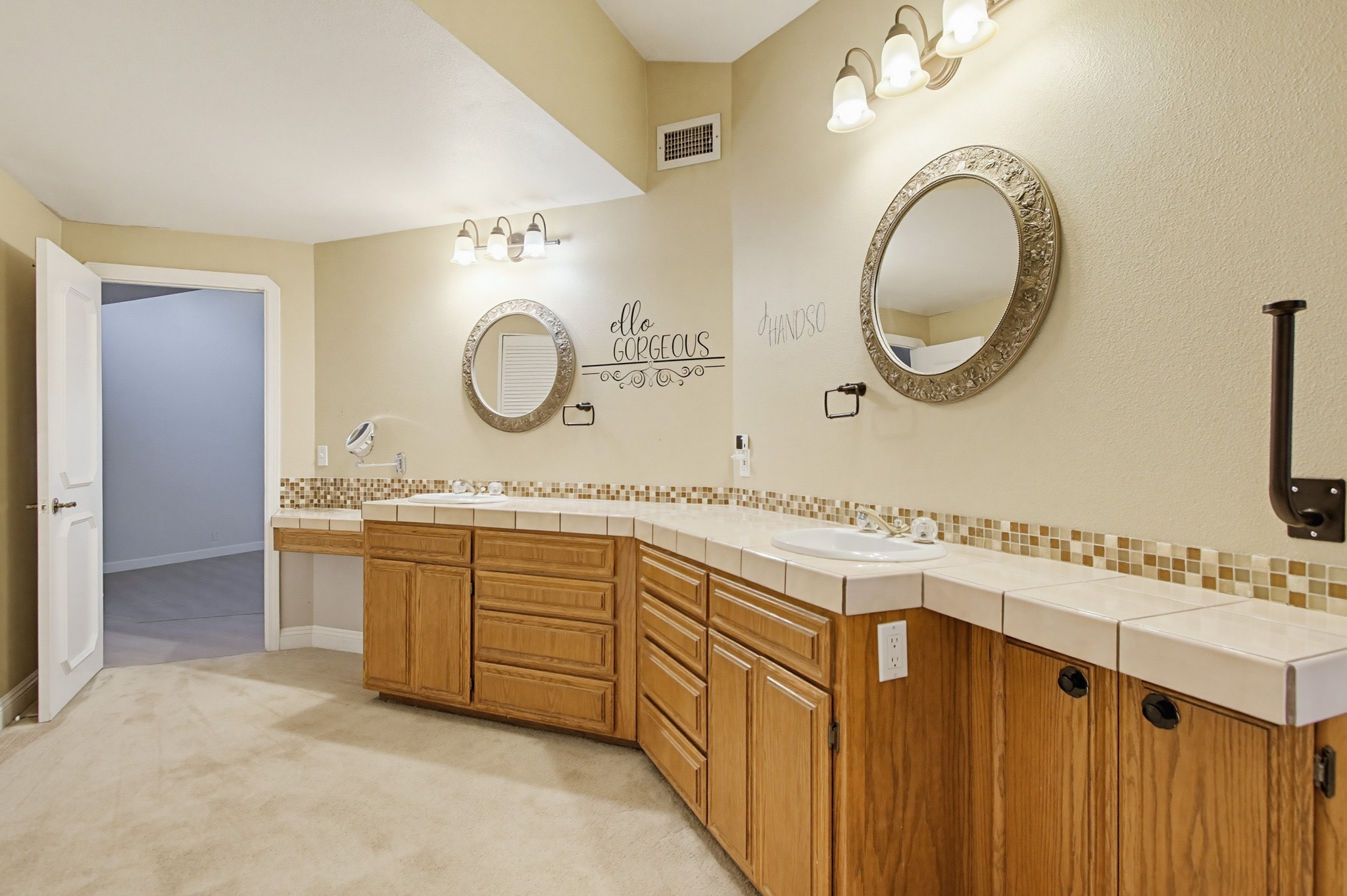 Virtual tour photo 73 of 94 for 925 E Chase Ave