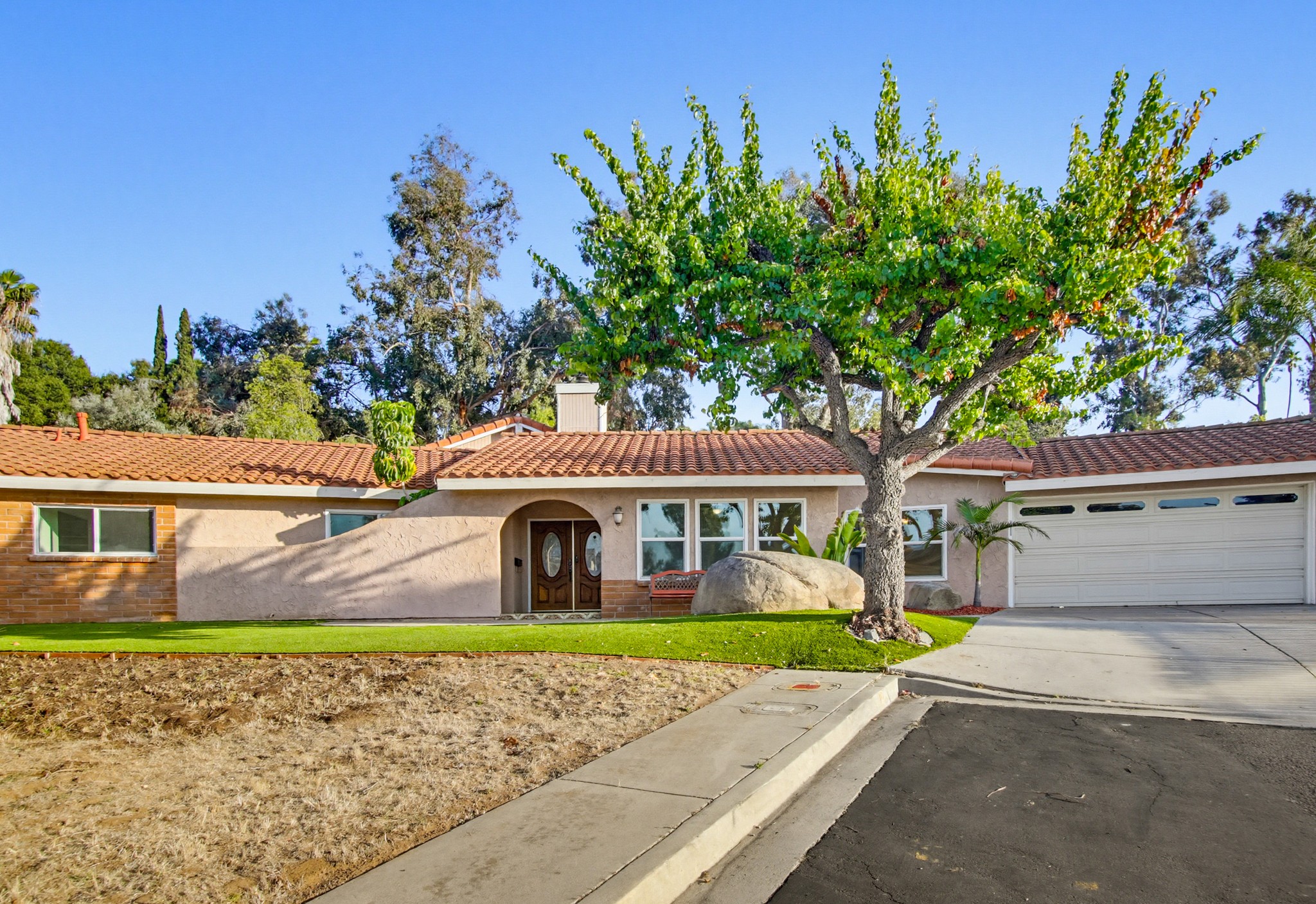 Virtual tour photo 79 of 94 for 925 E Chase Ave