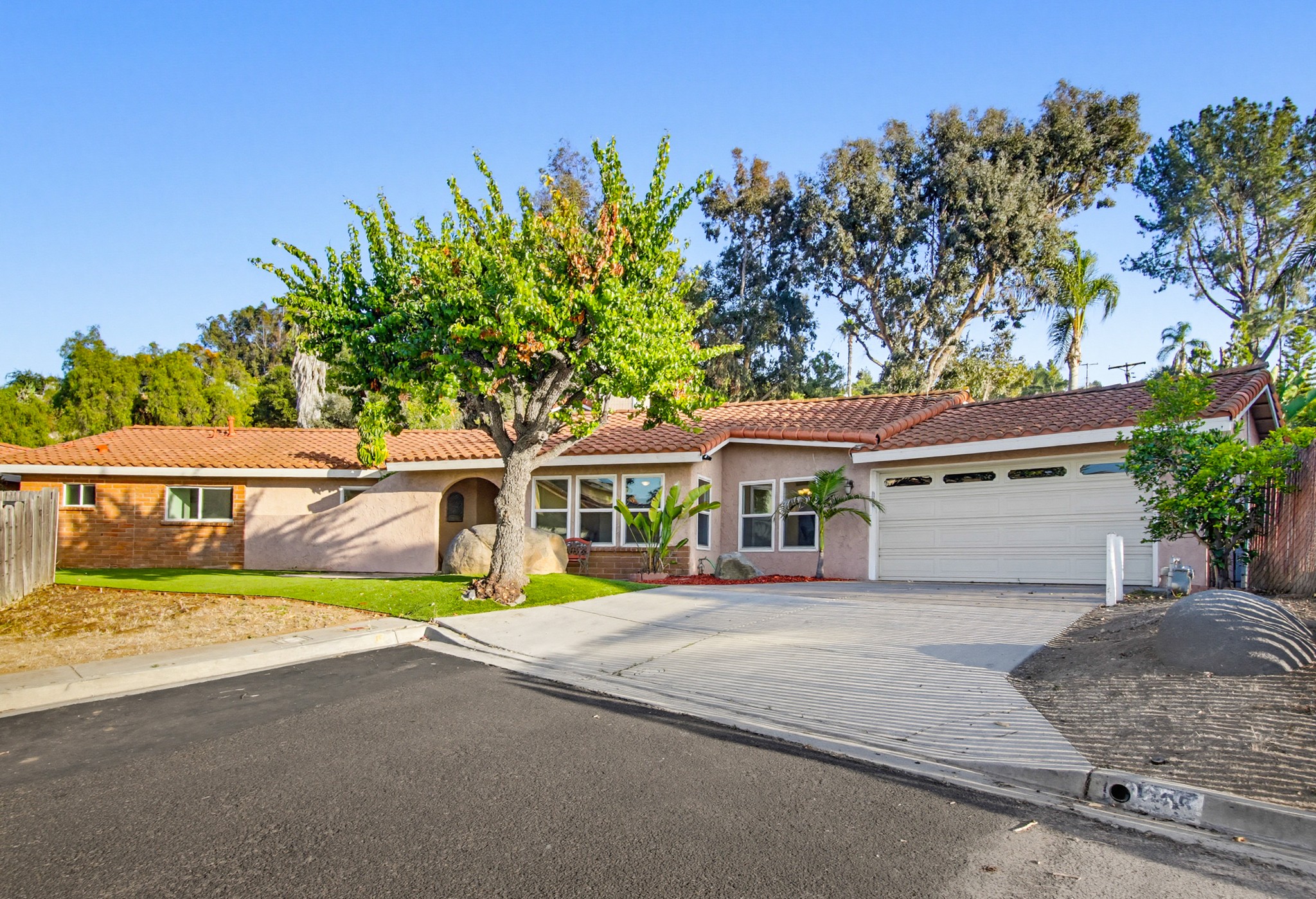 Virtual tour photo 80 of 94 for 925 E Chase Ave
