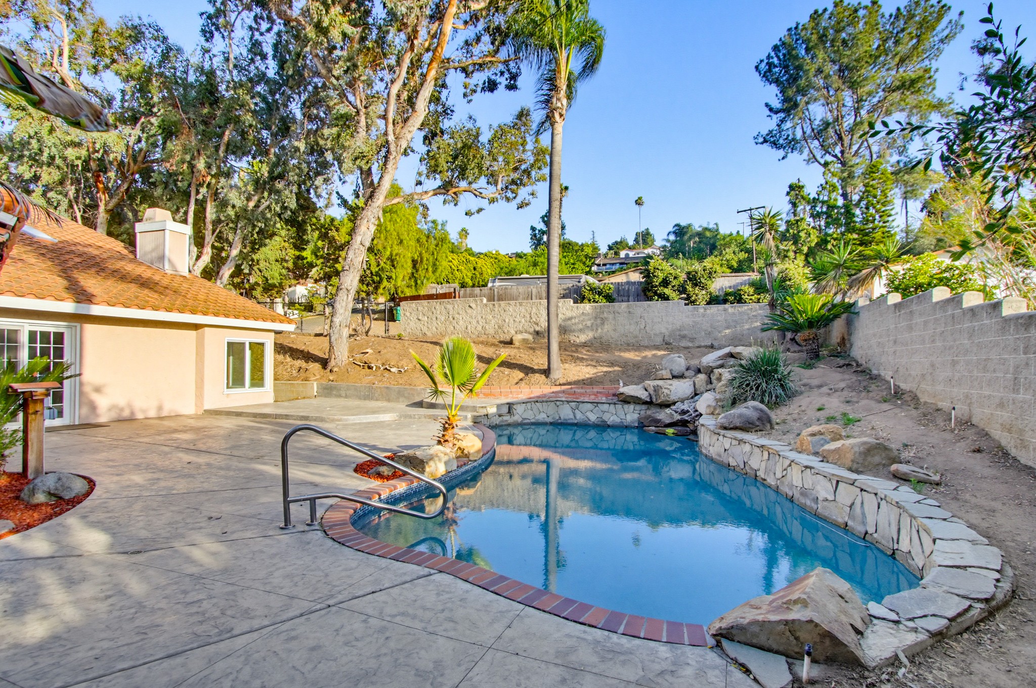 Virtual tour photo 87 of 94 for 925 E Chase Ave