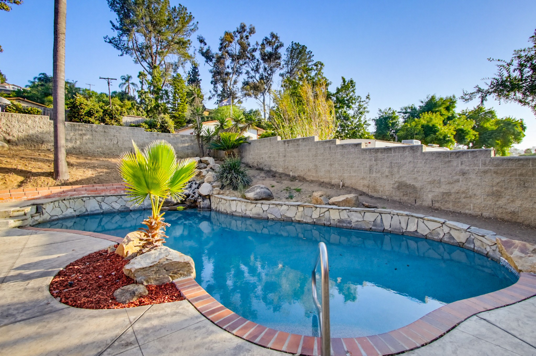 Virtual tour photo 88 of 94 for 925 E Chase Ave