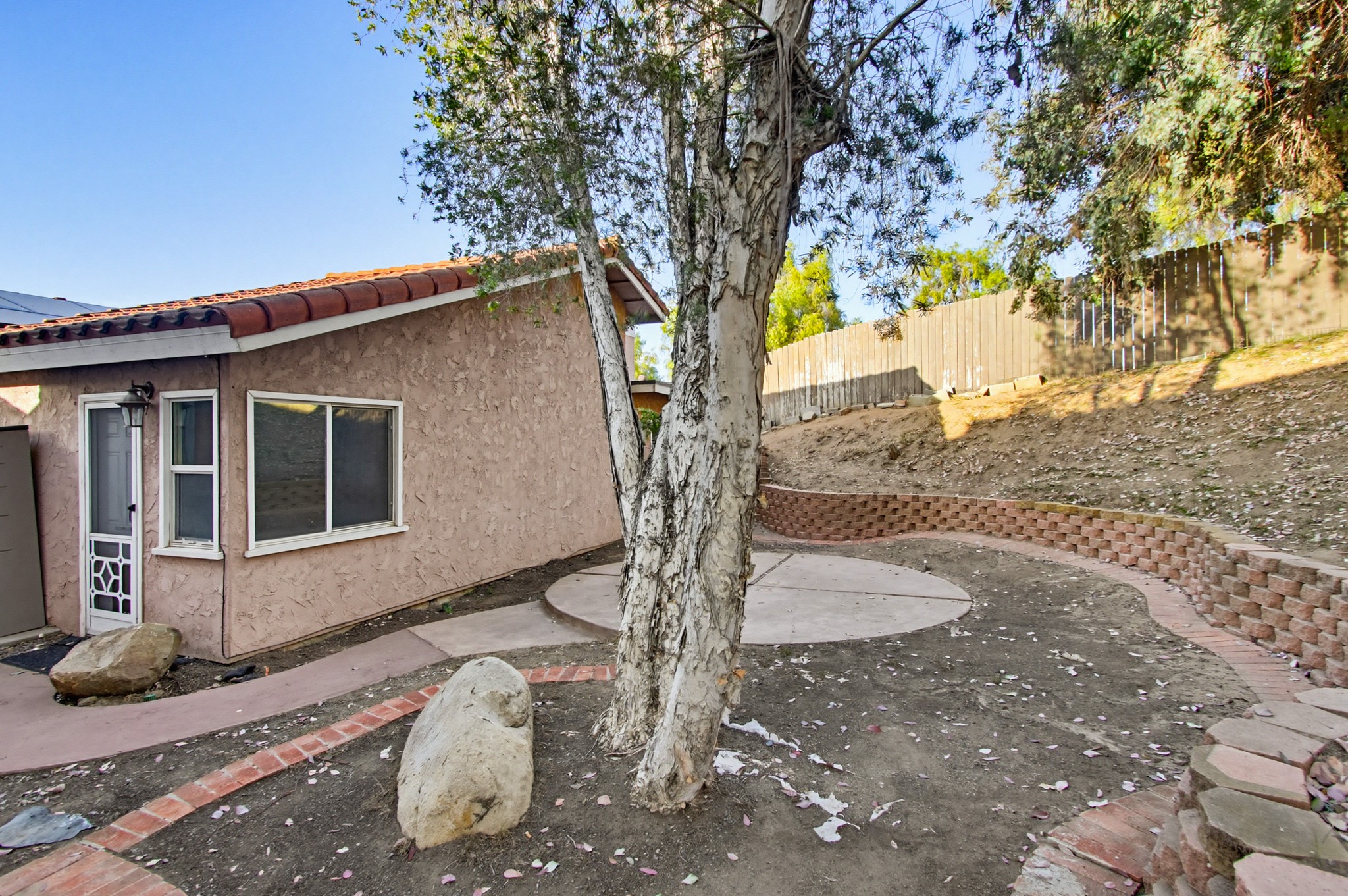 Virtual tour photo 90 of 94 for 925 E Chase Ave