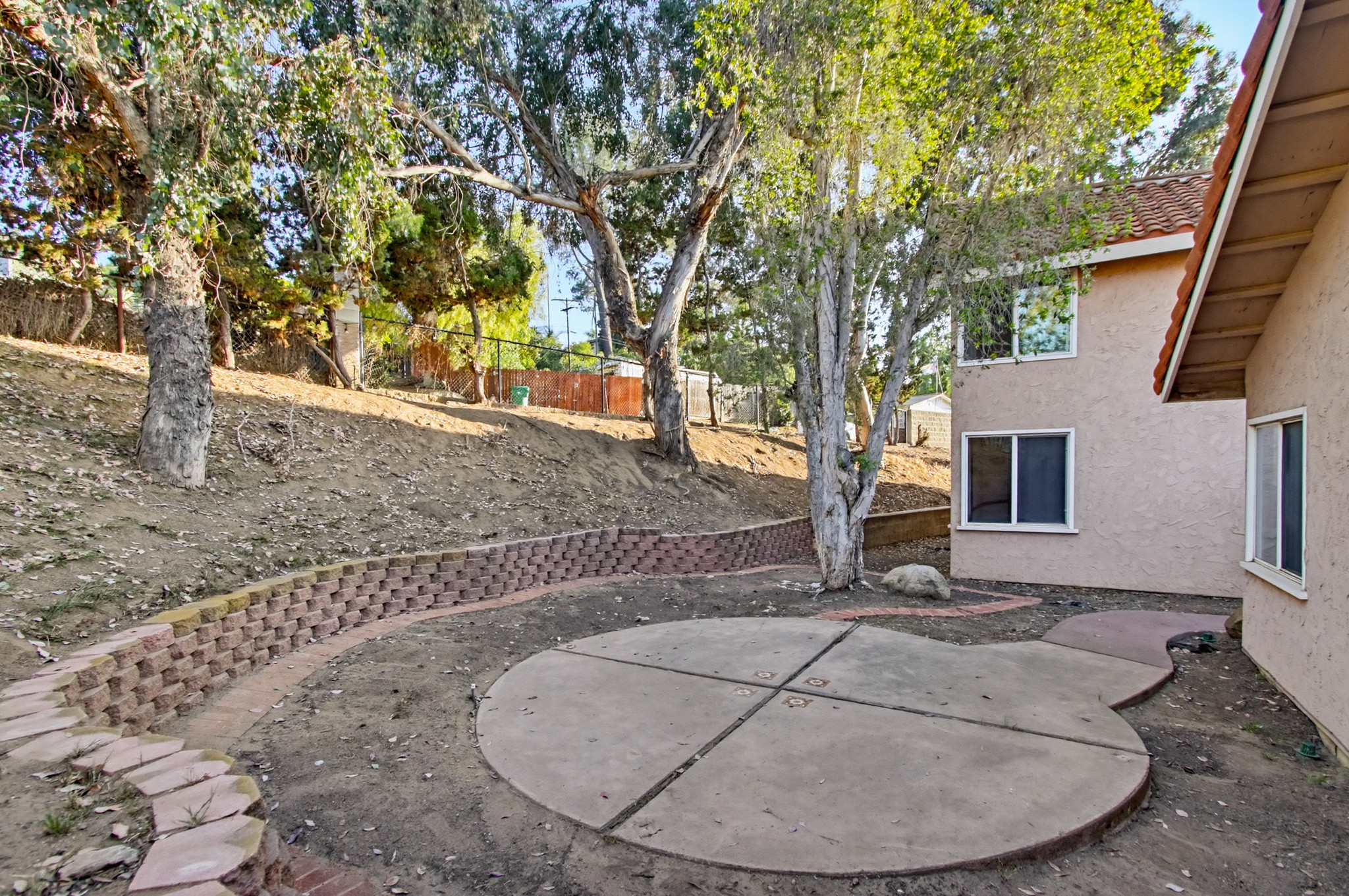 Virtual tour photo 92 of 94 for 925 E Chase Ave