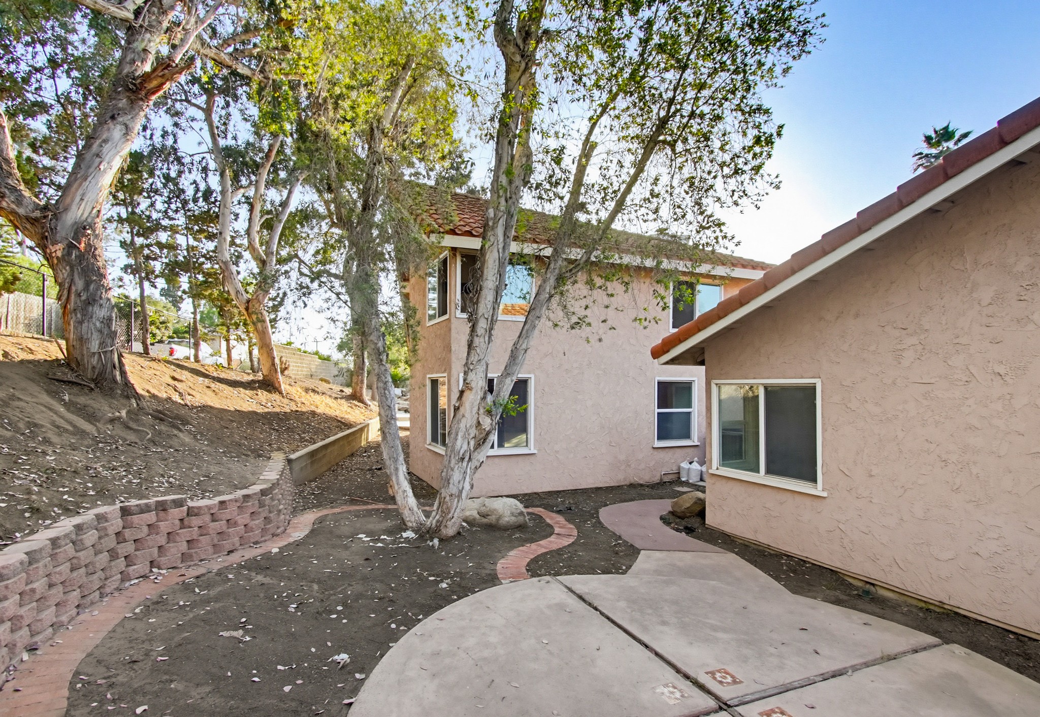 Virtual tour photo 93 of 94 for 925 E Chase Ave