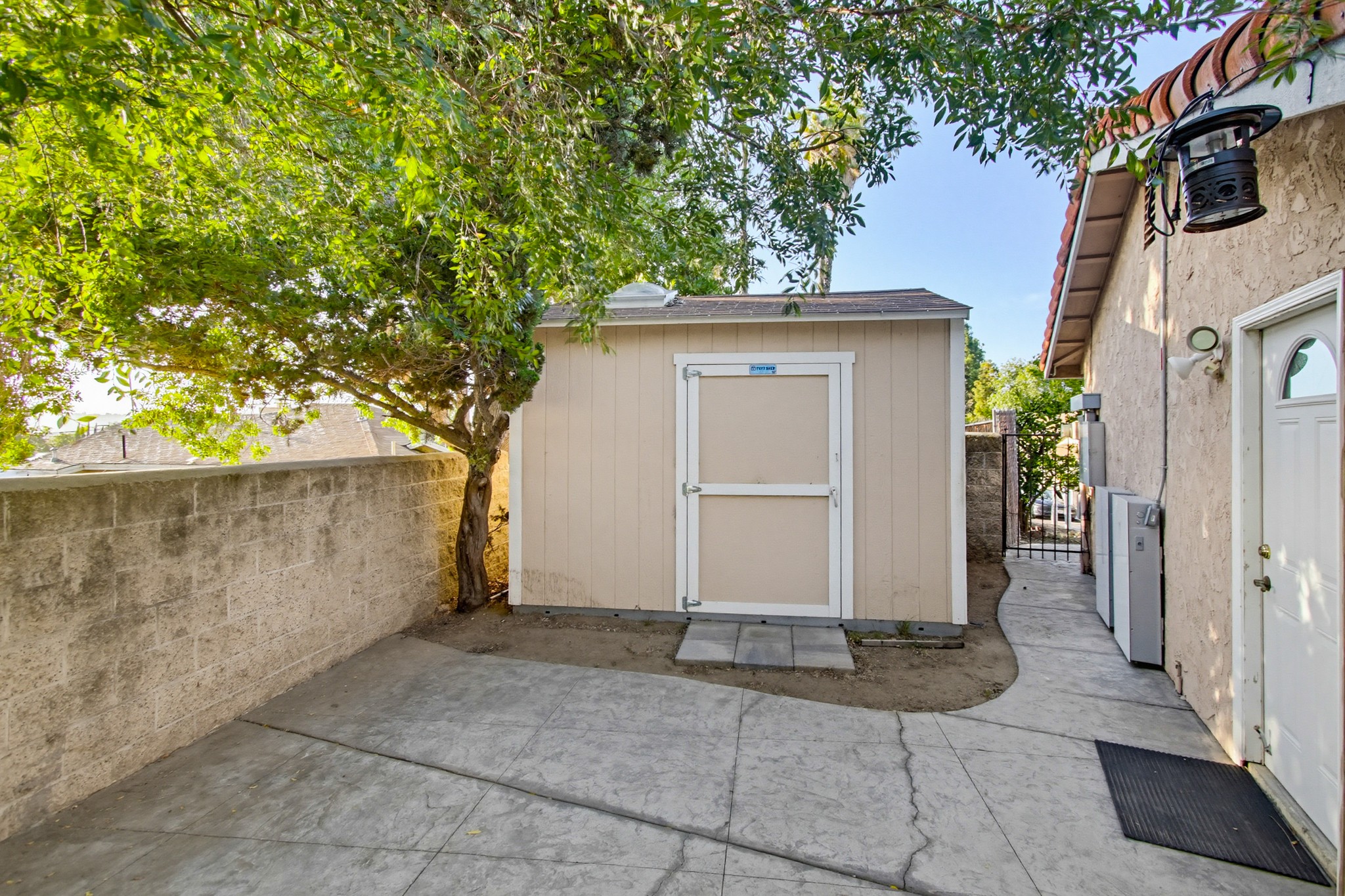 Virtual tour photo 95 of 94 for 925 E Chase Ave