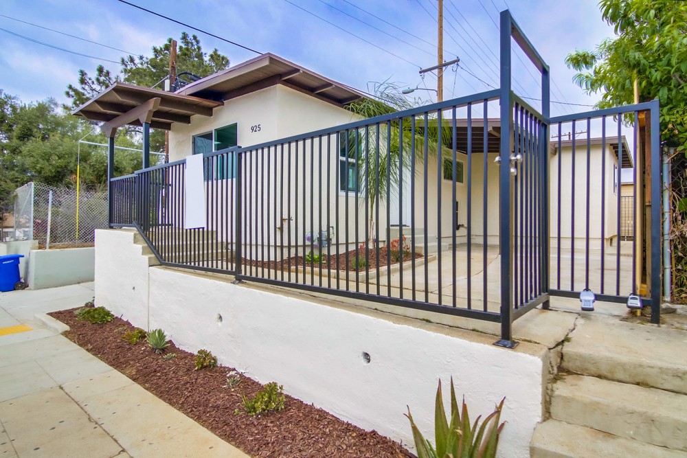 Virtual tour photo 1 of 32 for 925 S 32nd St