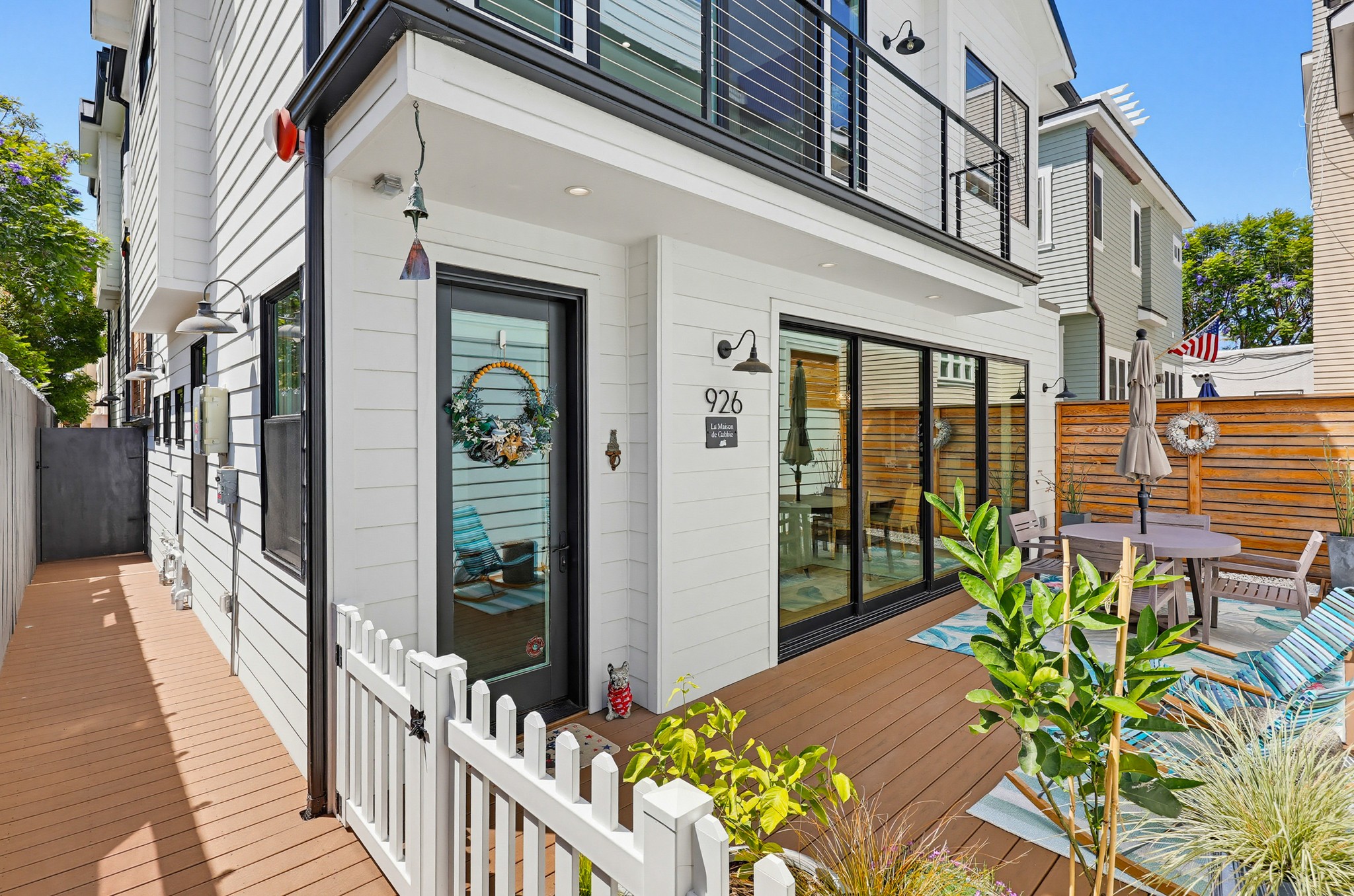 Virtual tour photo 7 of 122 for 926 D Ave