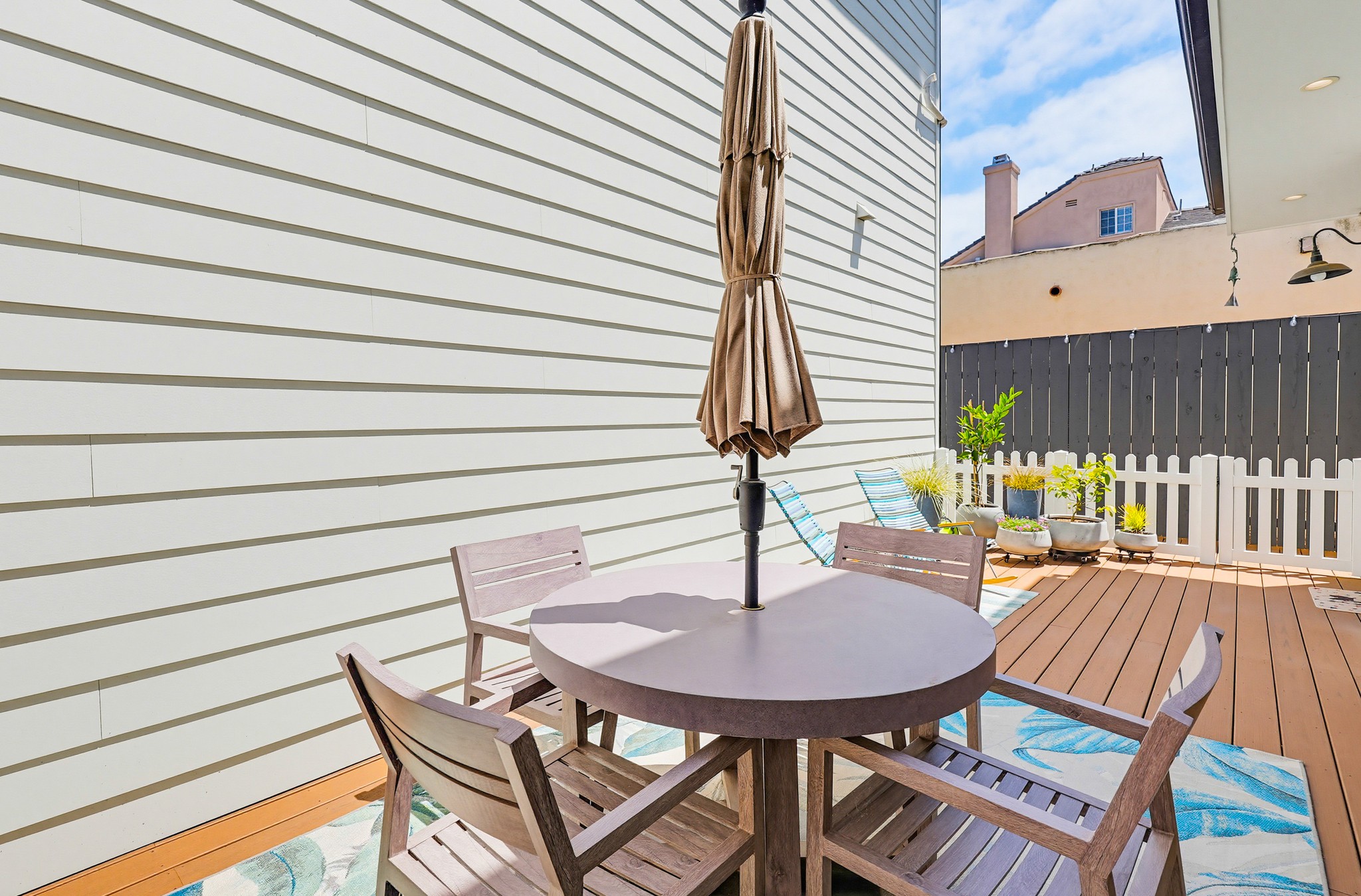 Virtual tour photo 12 of 122 for 926 D Ave