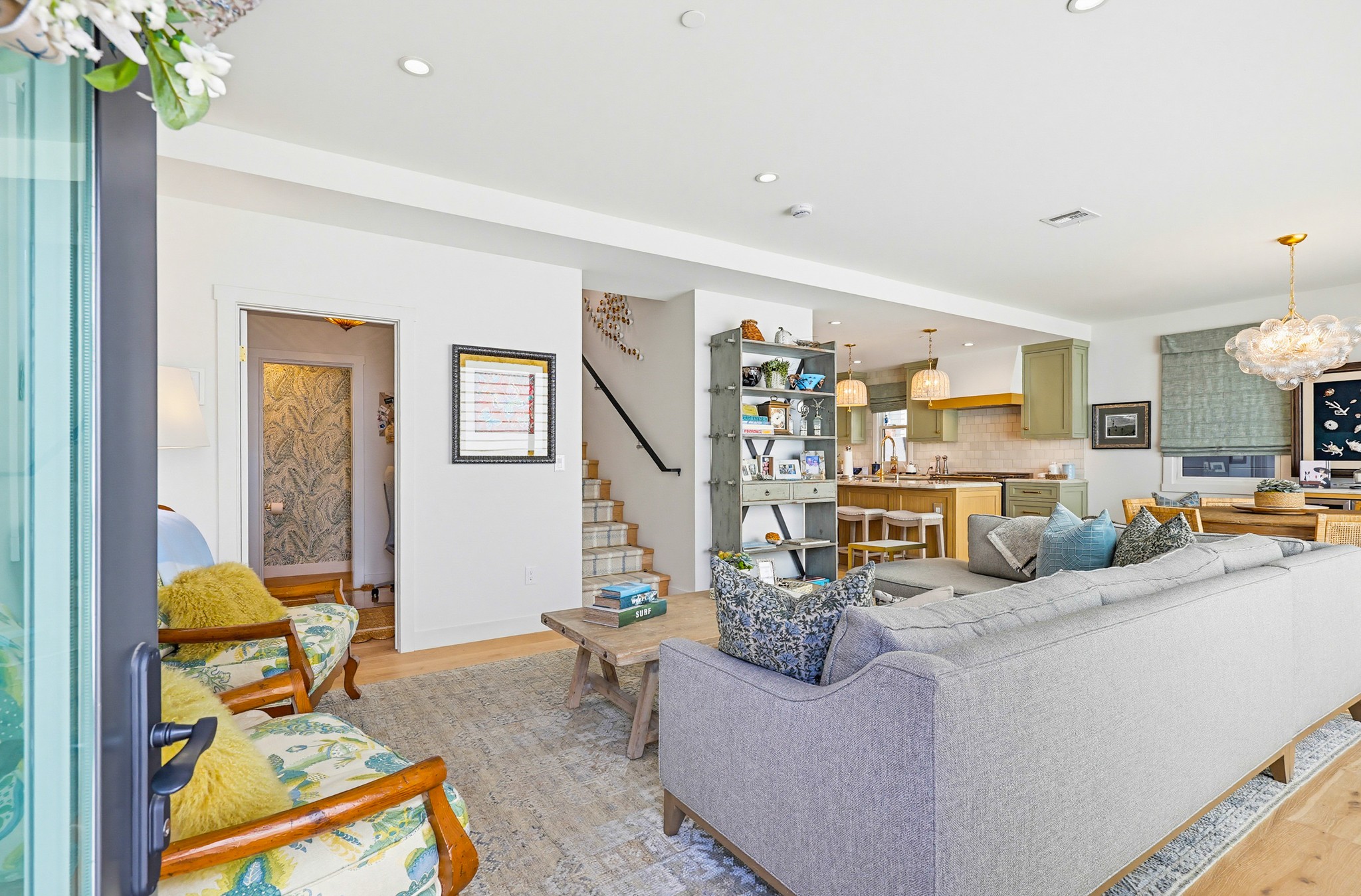 Virtual tour photo 14 of 122 for 926 D Ave