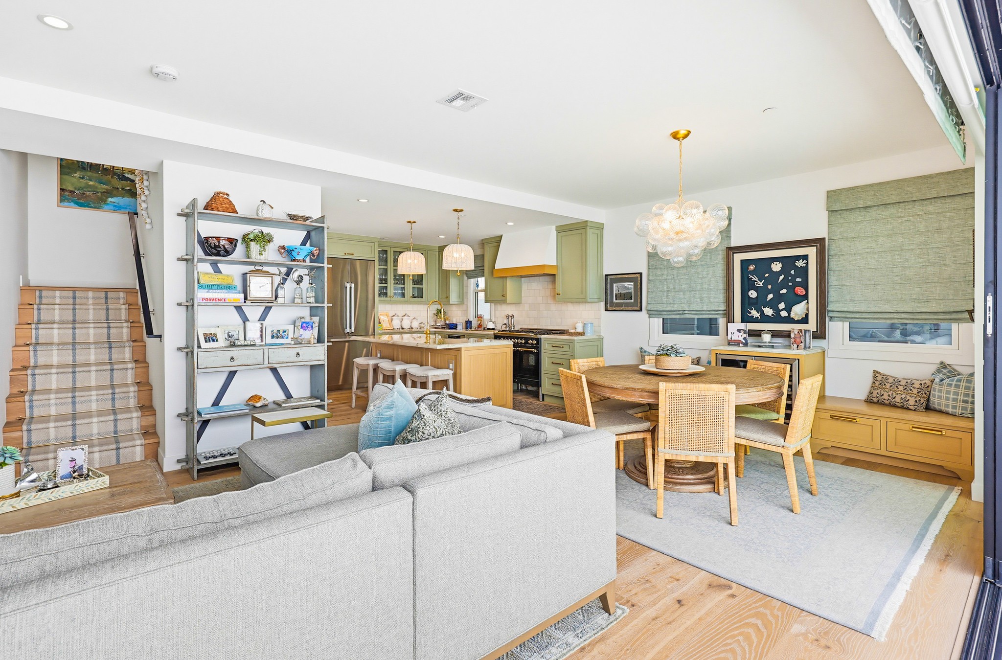 Virtual tour photo 27 of 122 for 926 D Ave