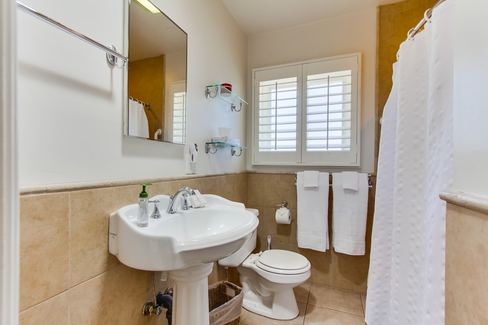 Virtual tour photo 21 of 34 for 927 Oliver Avenue