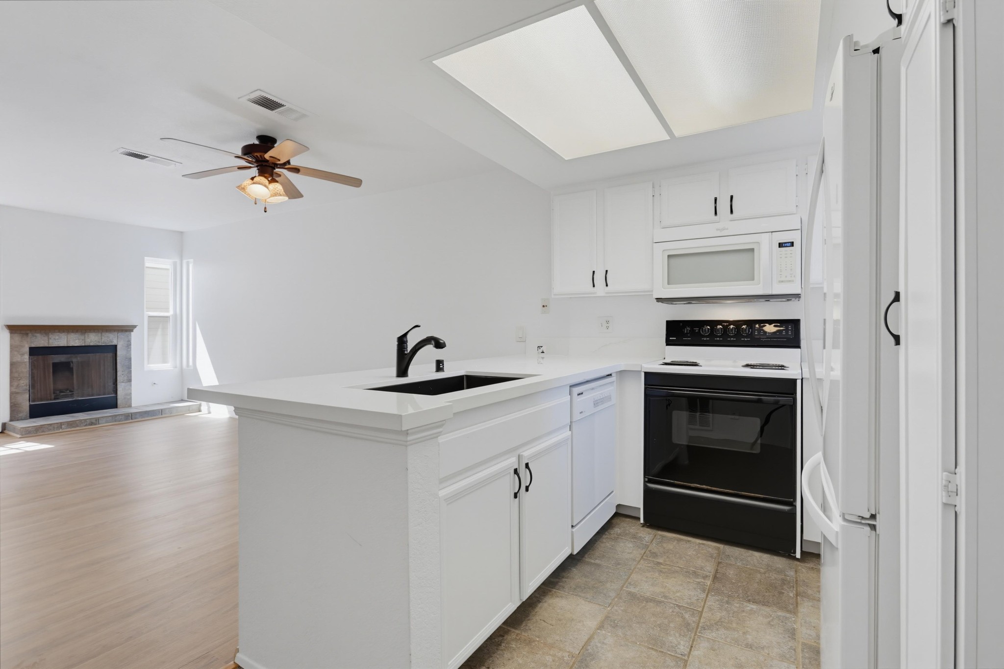 Virtual tour photo 6 of 42 for 9270 Towne Centre Dr