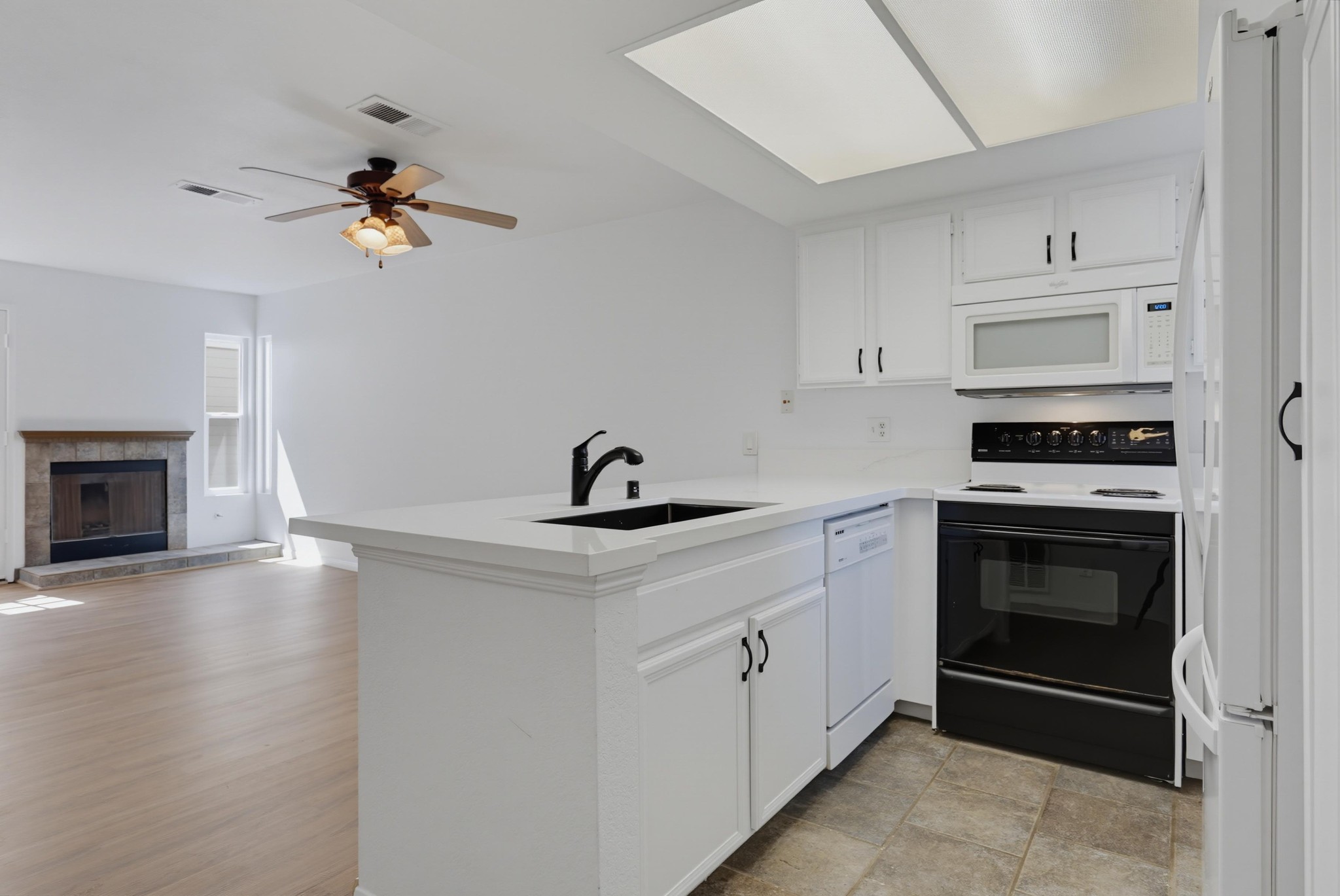Virtual tour photo 8 of 42 for 9270 Towne Centre Dr