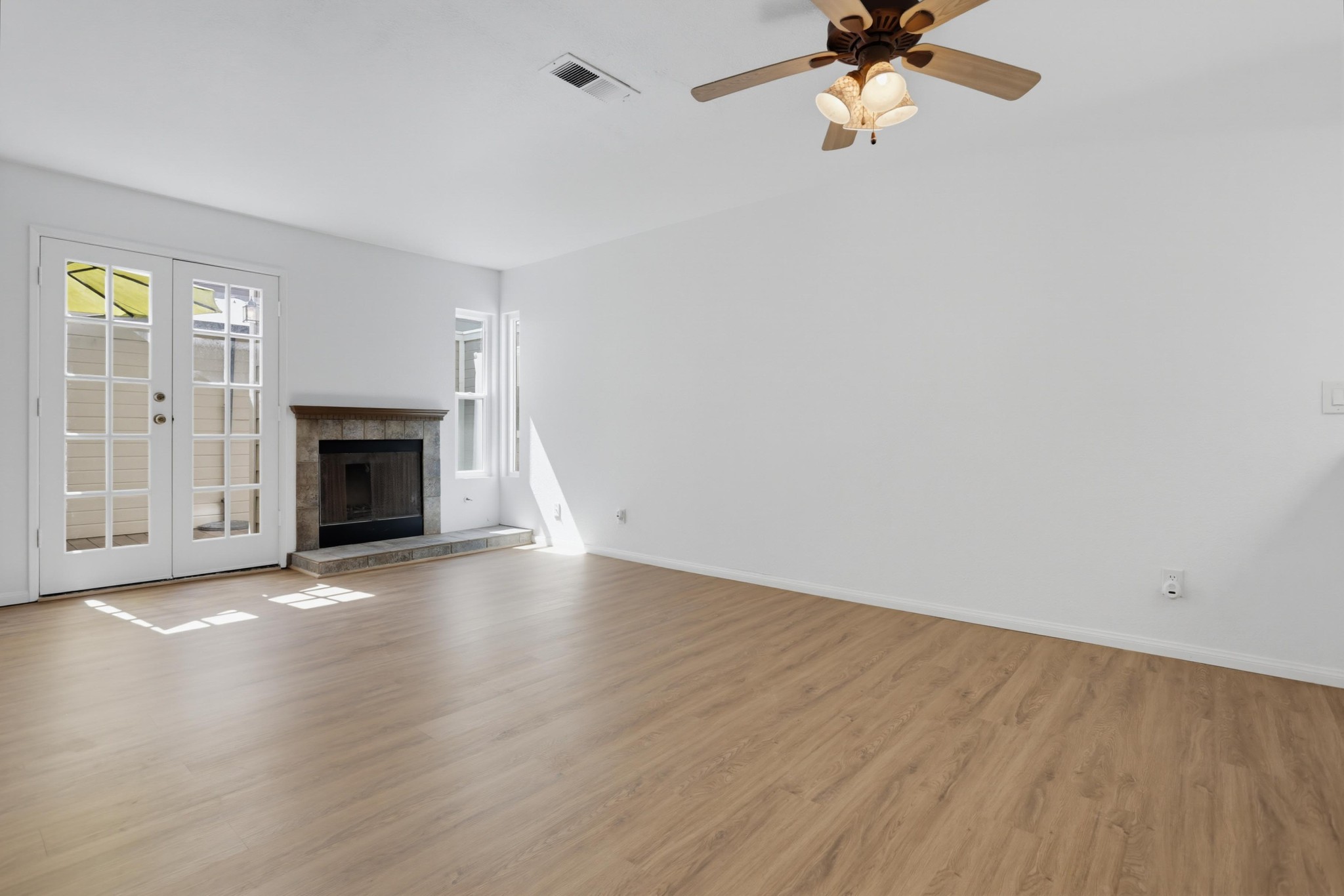 Virtual tour photo 11 of 42 for 9270 Towne Centre Dr