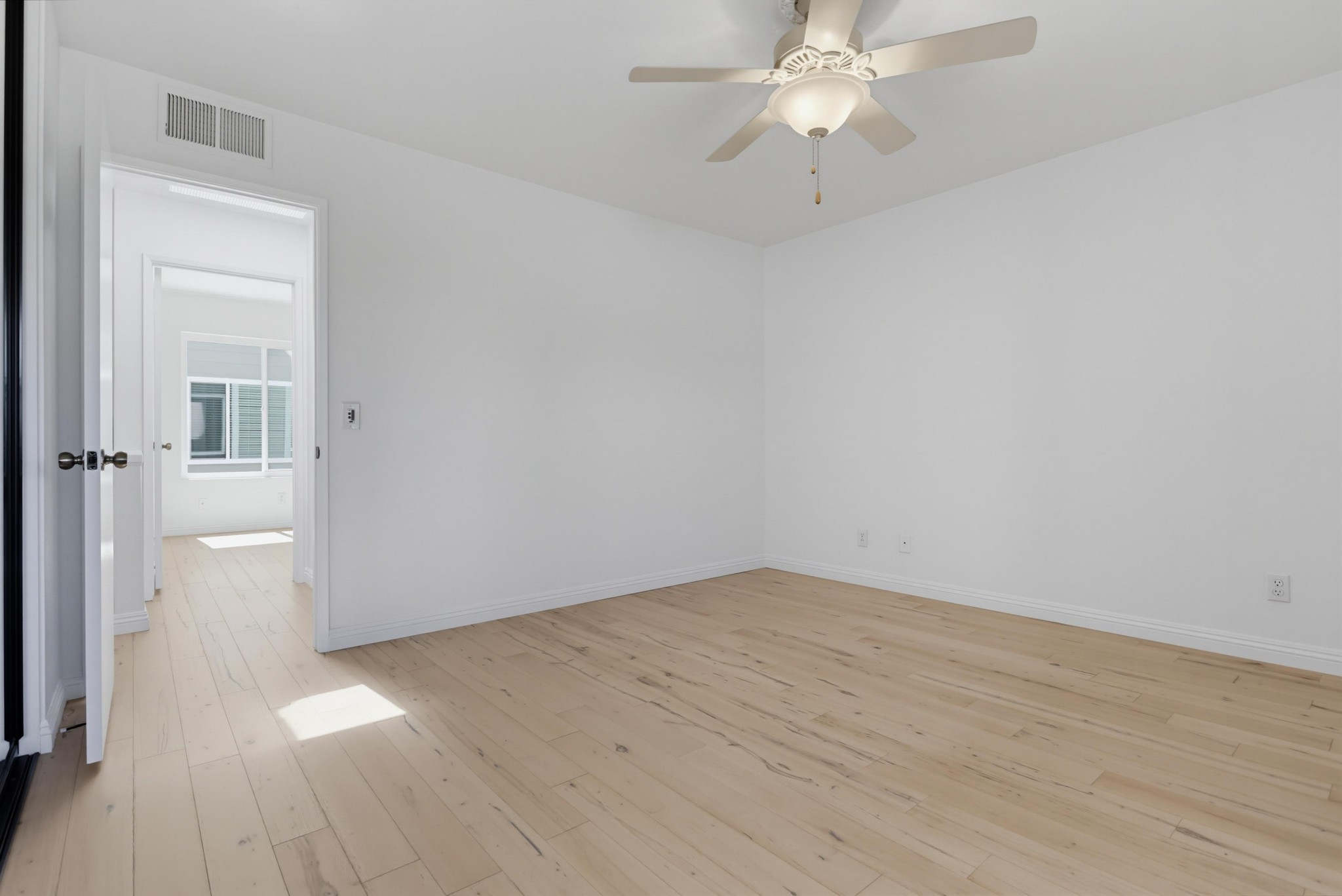 Virtual tour photo 27 of 42 for 9270 Towne Centre Dr