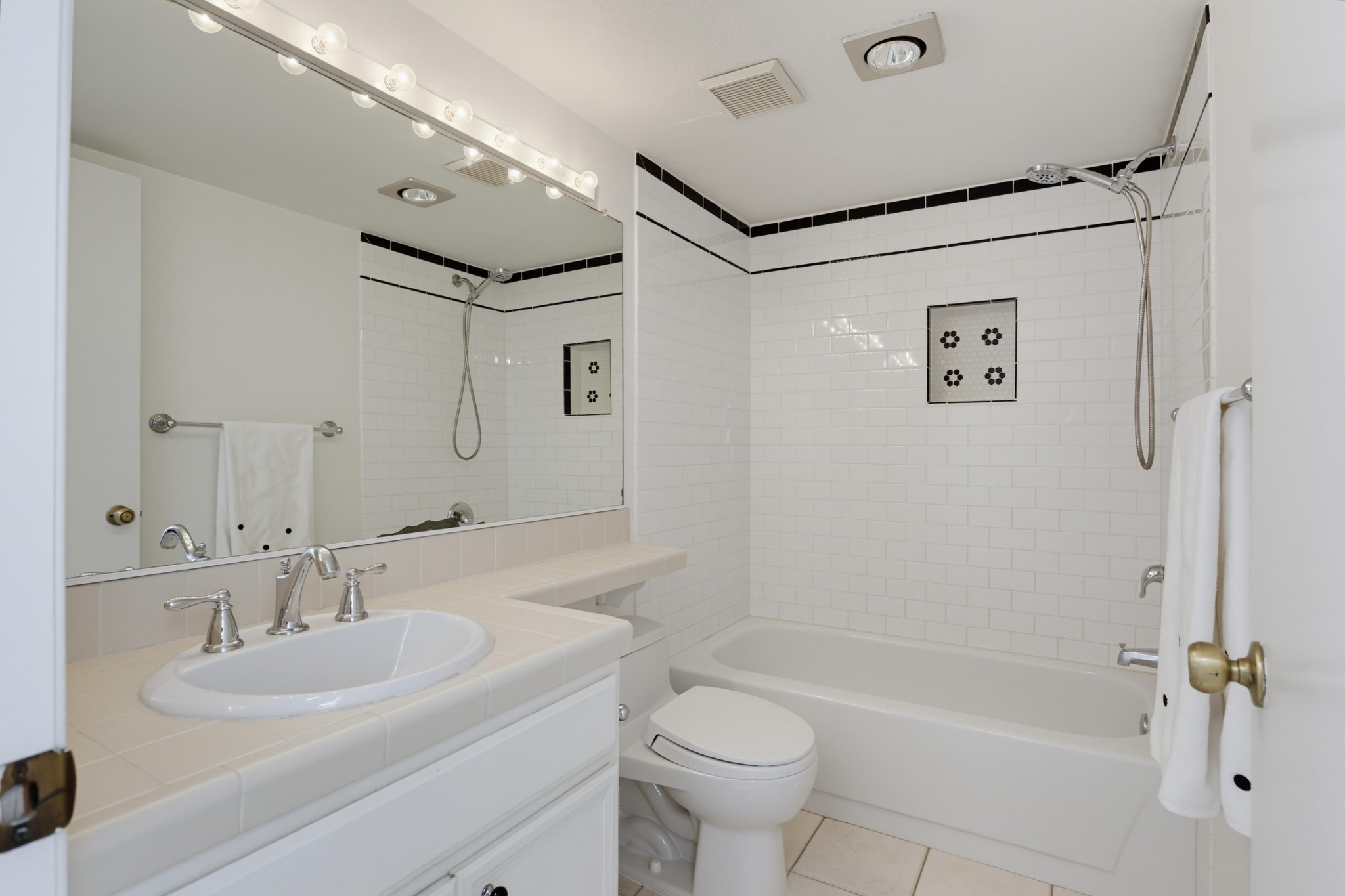 Virtual tour photo 33 of 42 for 9270 Towne Centre Dr