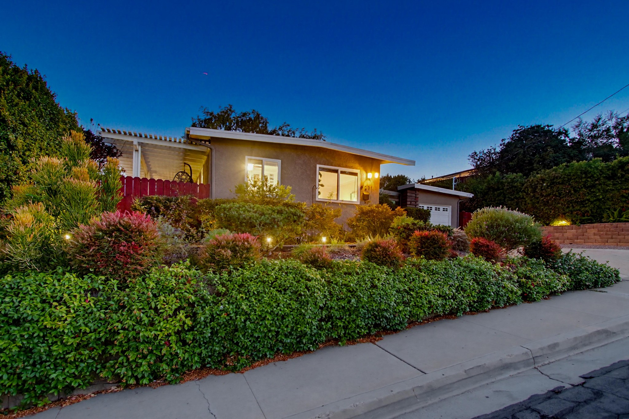 Virtual tour photo 4 of 83 for 9279 Manor Dr
