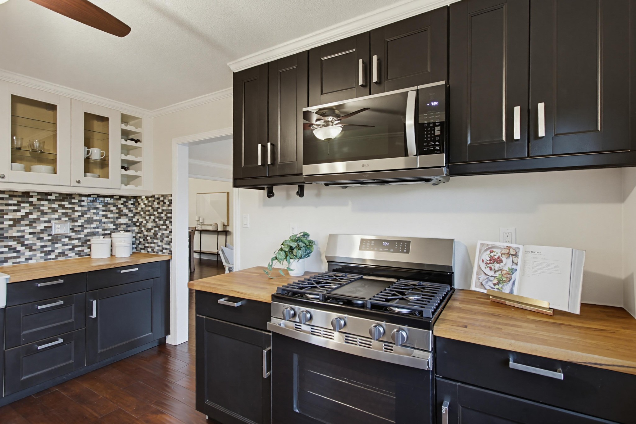 Virtual tour photo 38 of 83 for 9279 Manor Dr