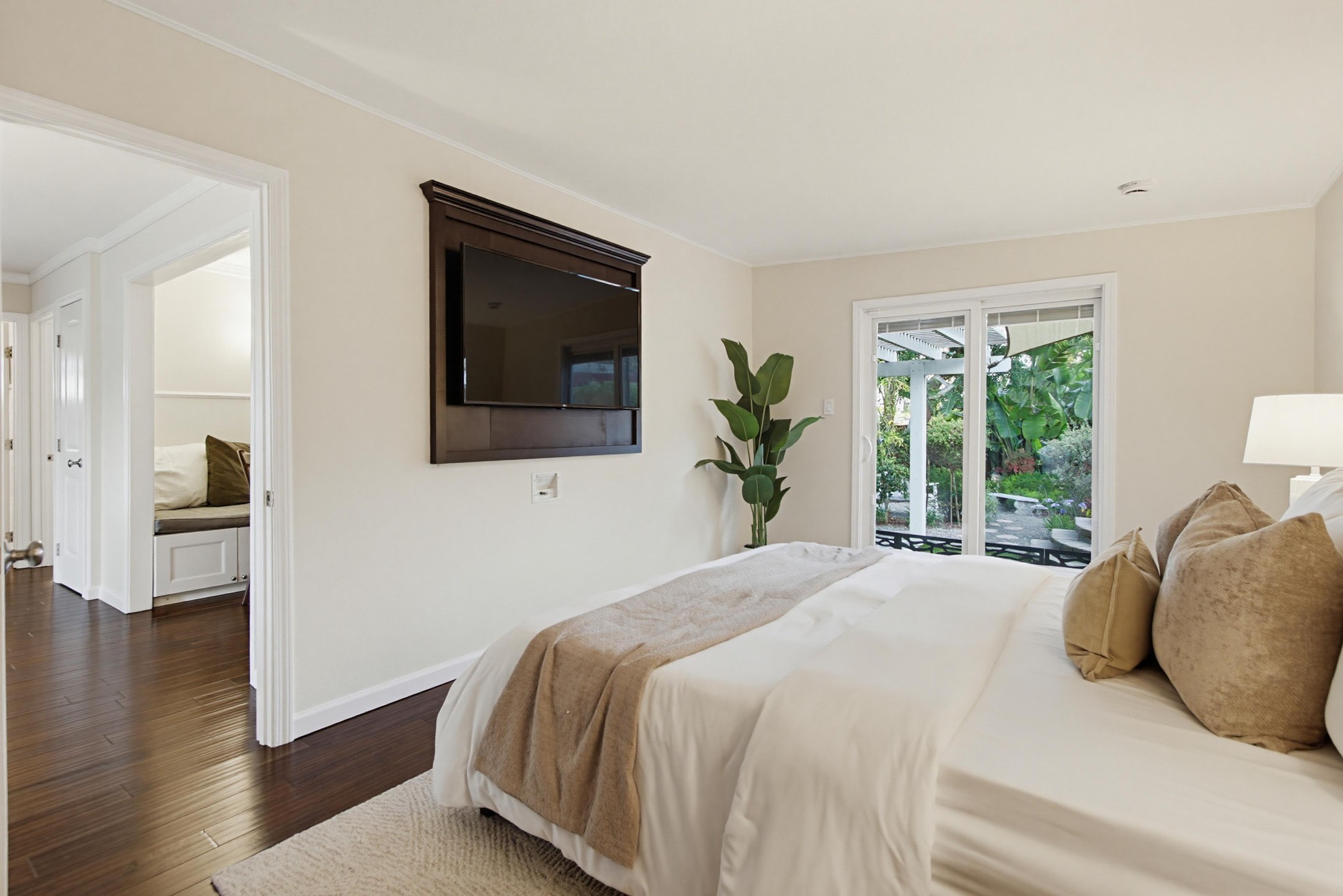 Virtual tour photo 41 of 83 for 9279 Manor Dr
