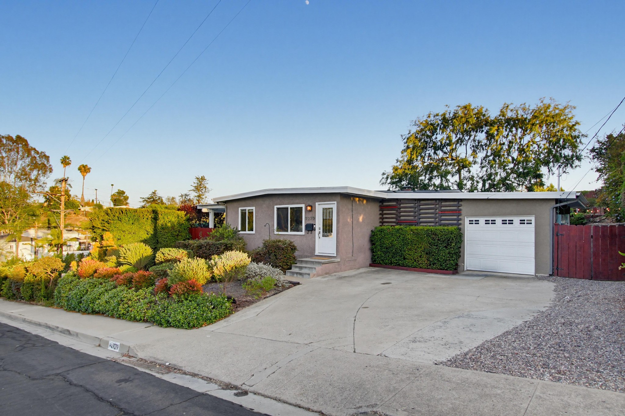 Virtual tour photo 56 of 83 for 9279 Manor Dr