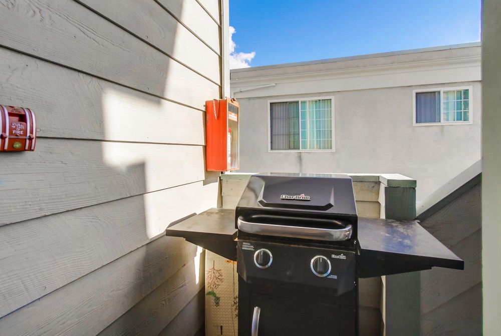 Virtual tour photo 9 of 39 for 928 Diamond St