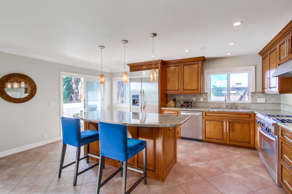 Virtual tour photo 16 of 39 for 928 Diamond St