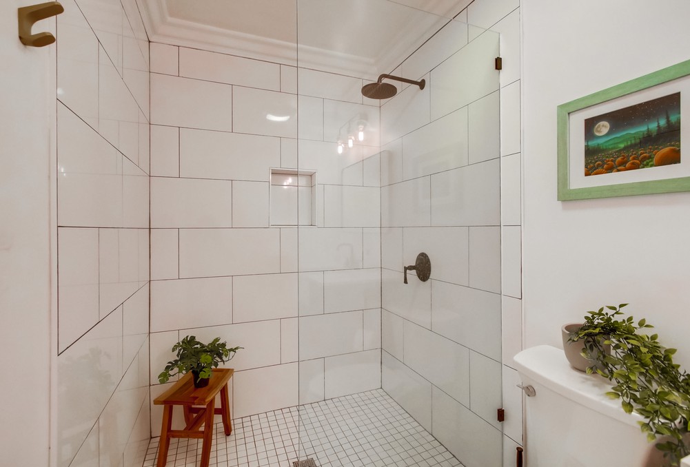 Virtual tour photo 26 of 39 for 928 Diamond St