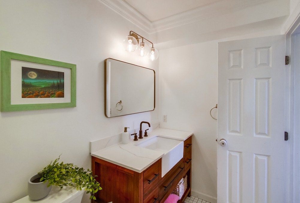 Virtual tour photo 27 of 39 for 928 Diamond St