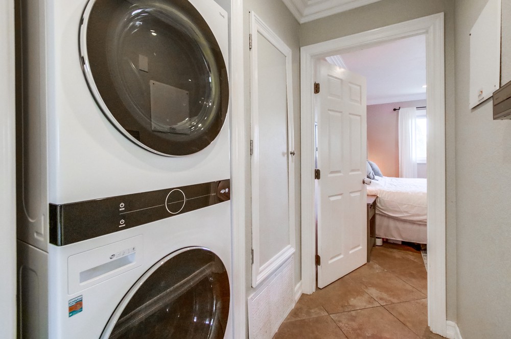 Virtual tour photo 32 of 39 for 928 Diamond St