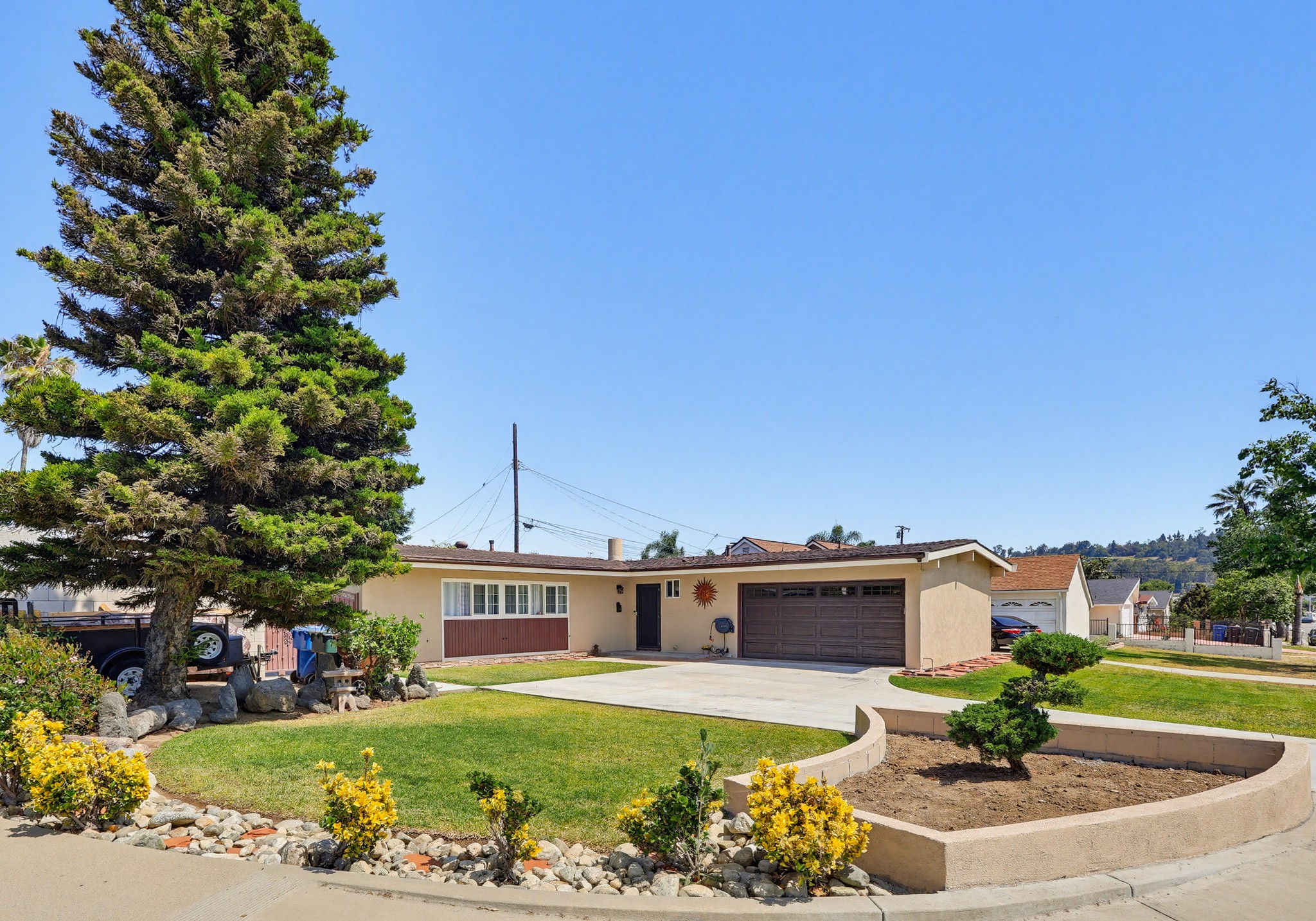Virtual tour photo 3 of 84 for 928 Lidford Ave
