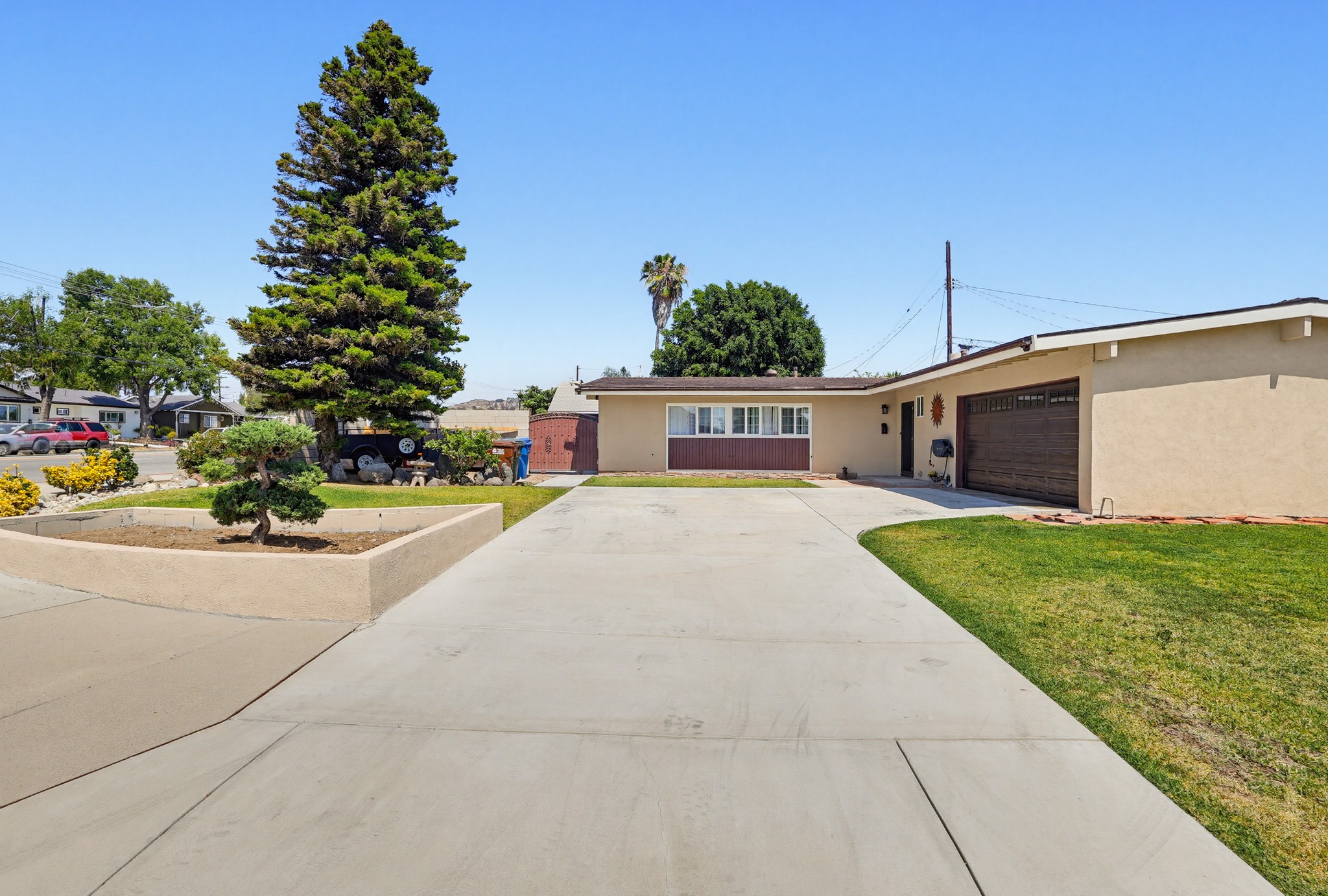 Virtual tour photo 4 of 84 for 928 Lidford Ave