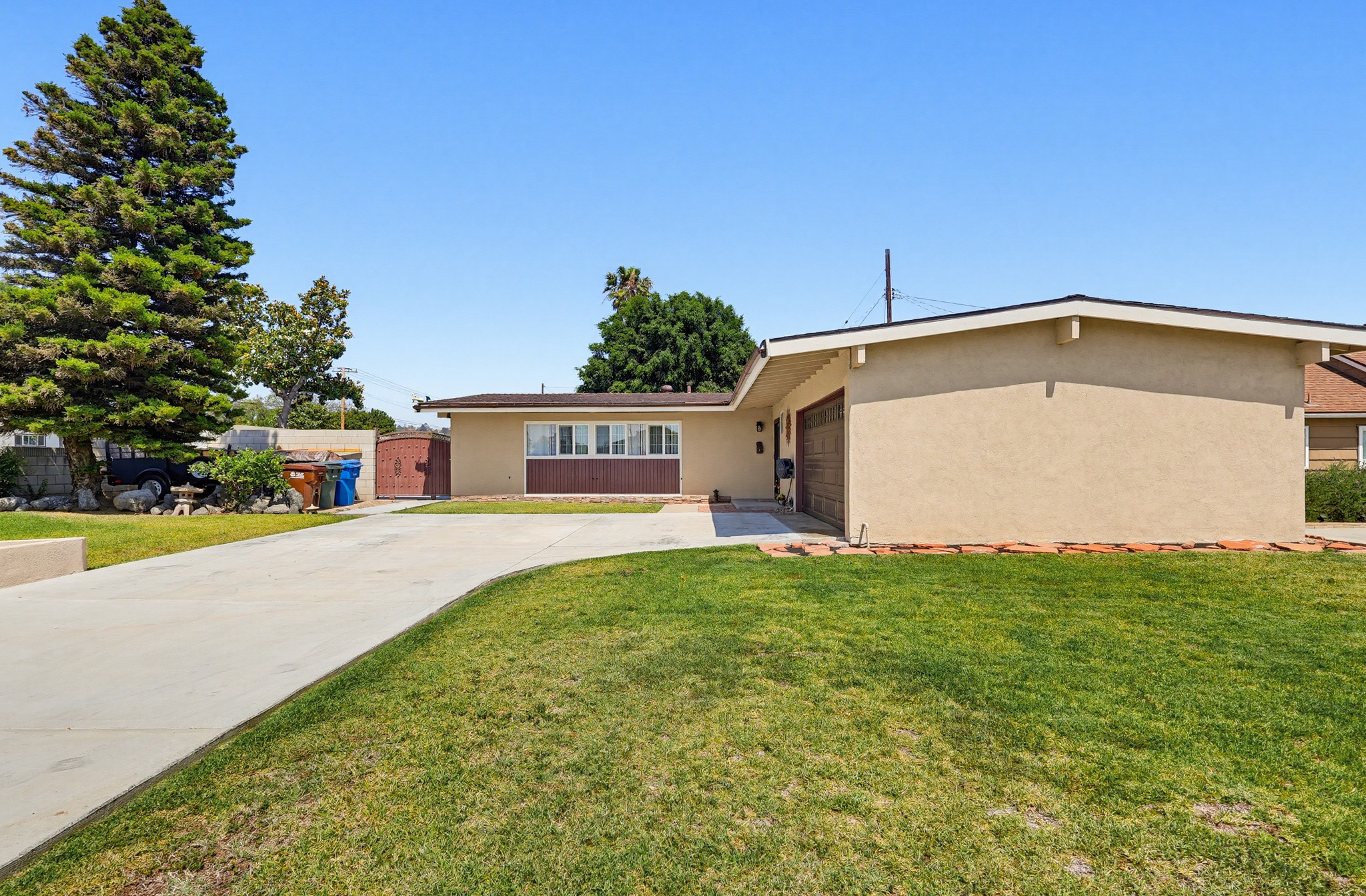Virtual tour photo 5 of 84 for 928 Lidford Ave