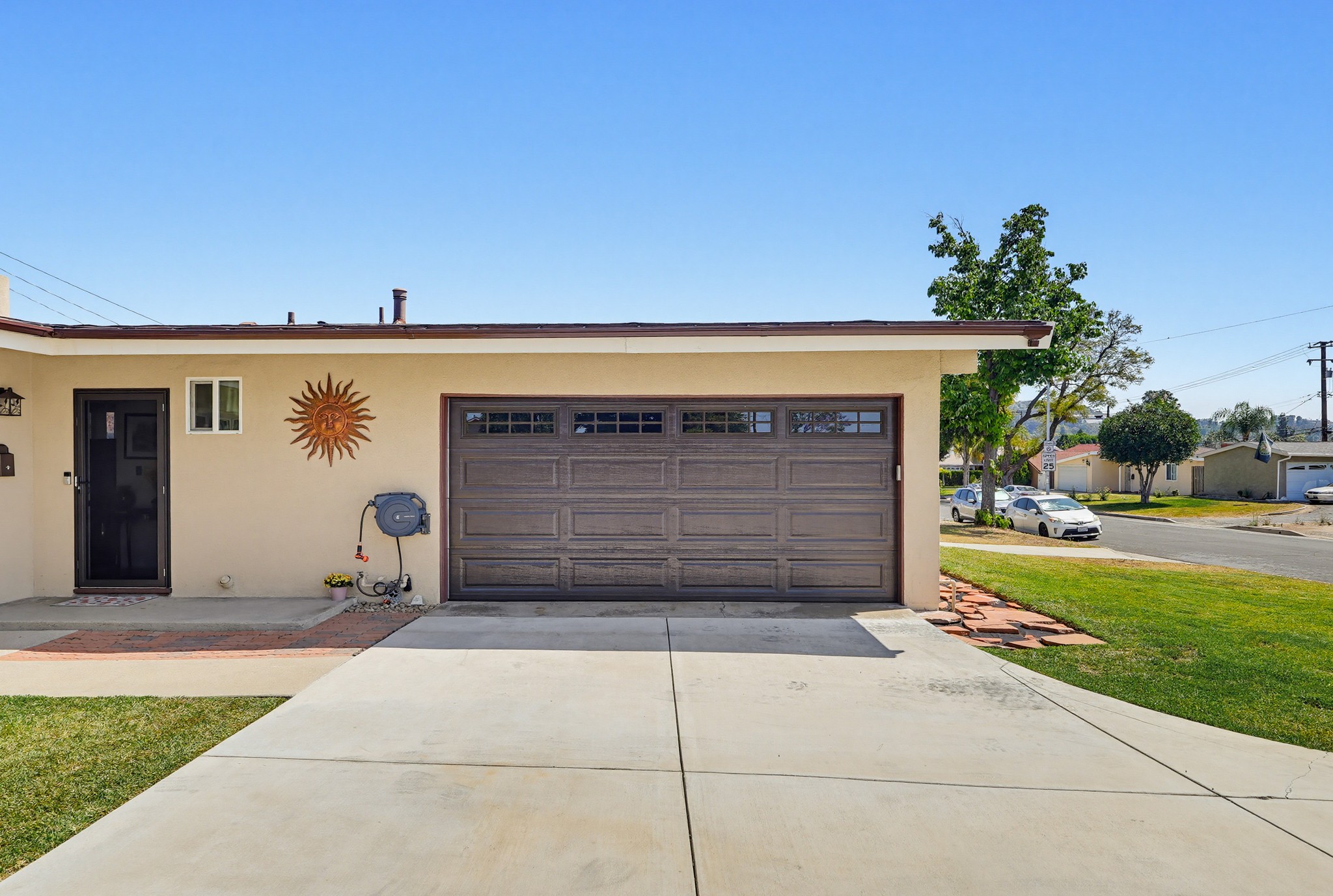 Virtual tour photo 7 of 84 for 928 Lidford Ave