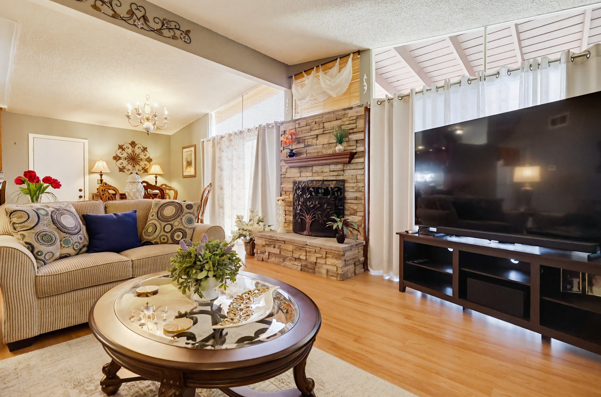 Virtual tour photo 11 of 84 for 928 Lidford Ave
