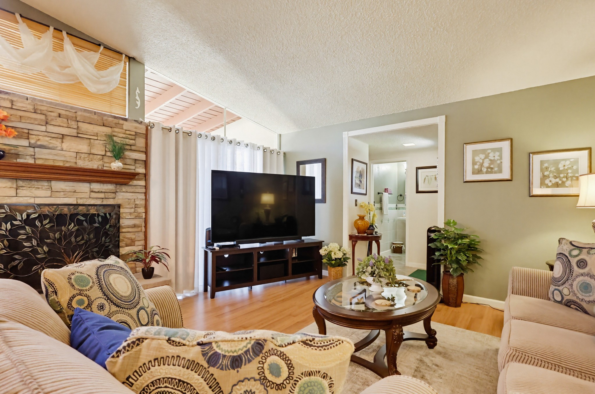 Virtual tour photo 12 of 84 for 928 Lidford Ave