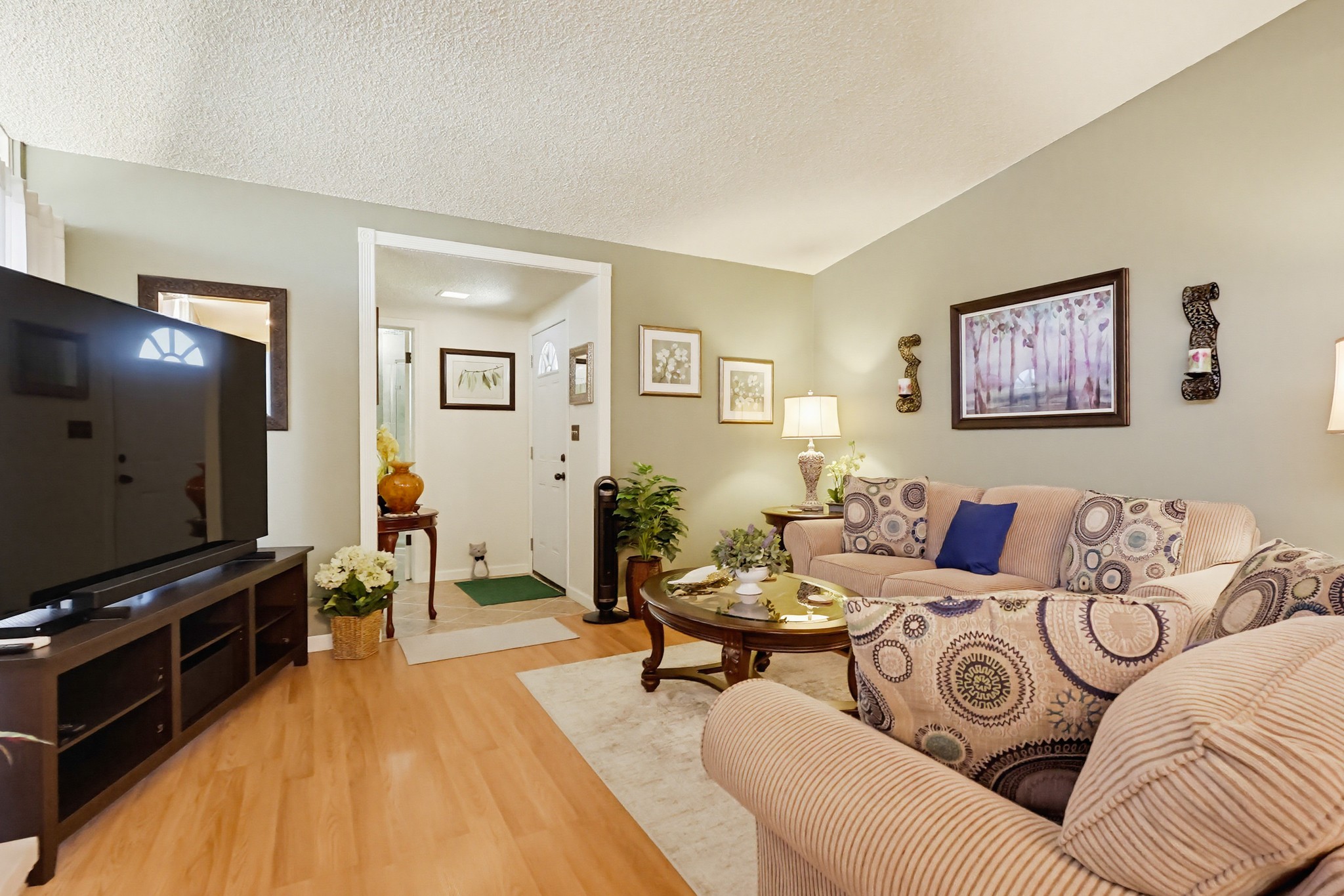 Virtual tour photo 13 of 84 for 928 Lidford Ave